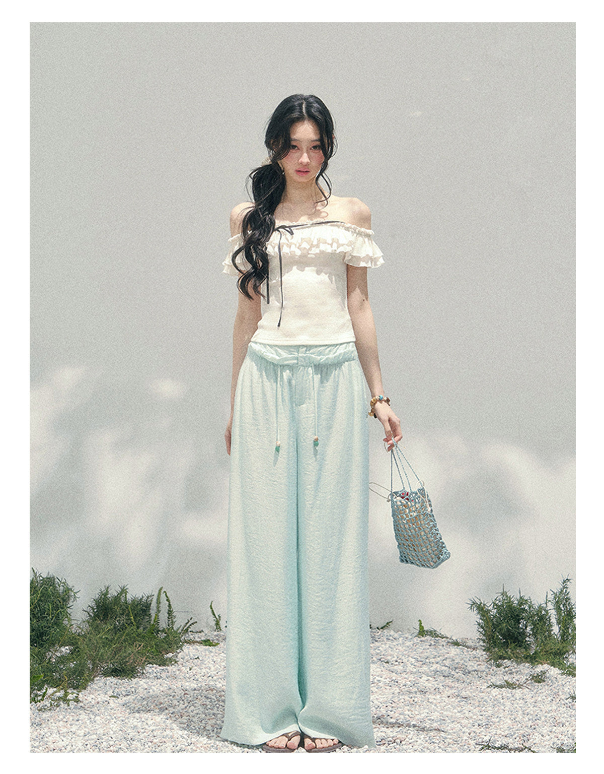 ShaoYeYan Aomalm White Pear Falls on Shoulder Off-Shoulder Ruffle Tee
