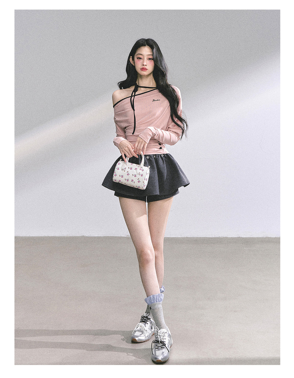 SHAOYEYAN Asymmetric Off-Shoulder Long Sleeve Tee
