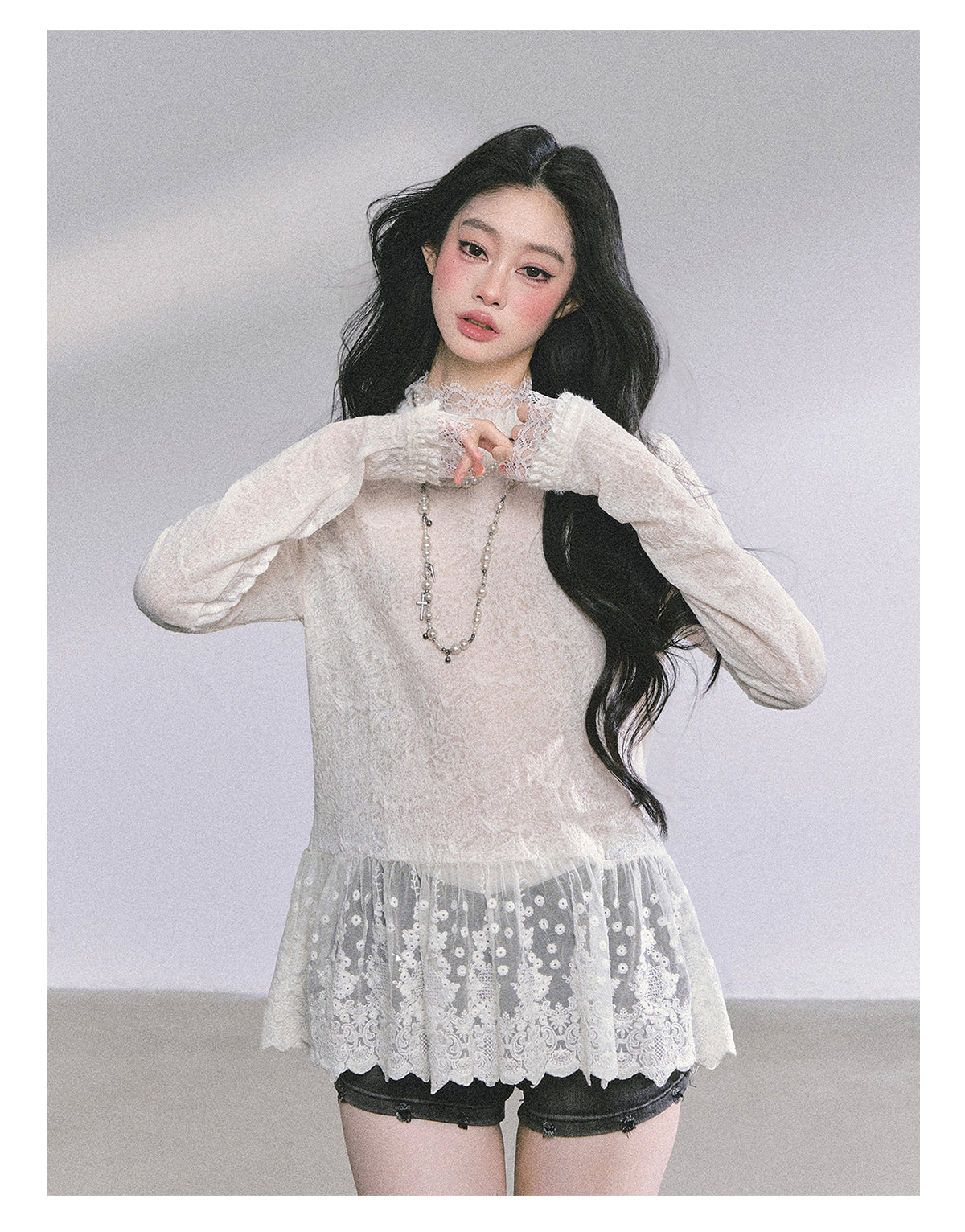 ShaoYeYan Floating Lace Art Loose Long Sleeve T-Shirt