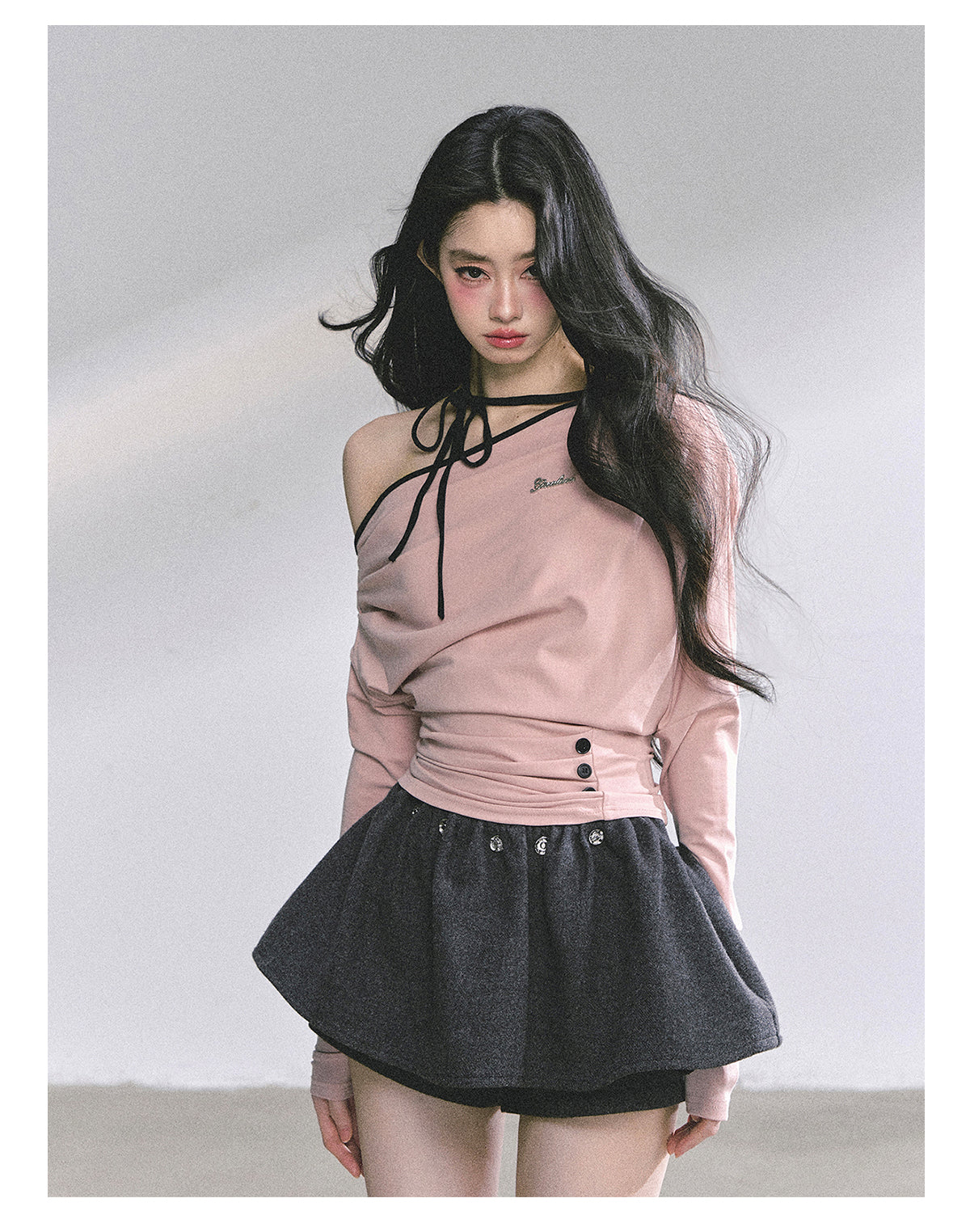 SHAOYEYAN Asymmetric Off-Shoulder Long Sleeve Tee