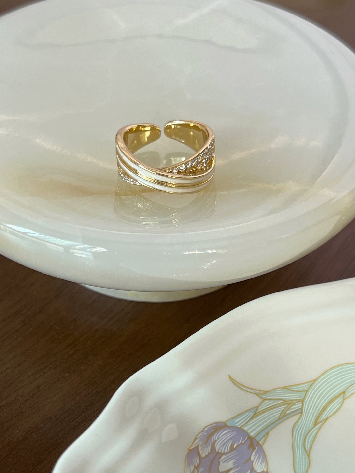 VIGVOG Pearl & Mother-of-Pearl Ring Collection