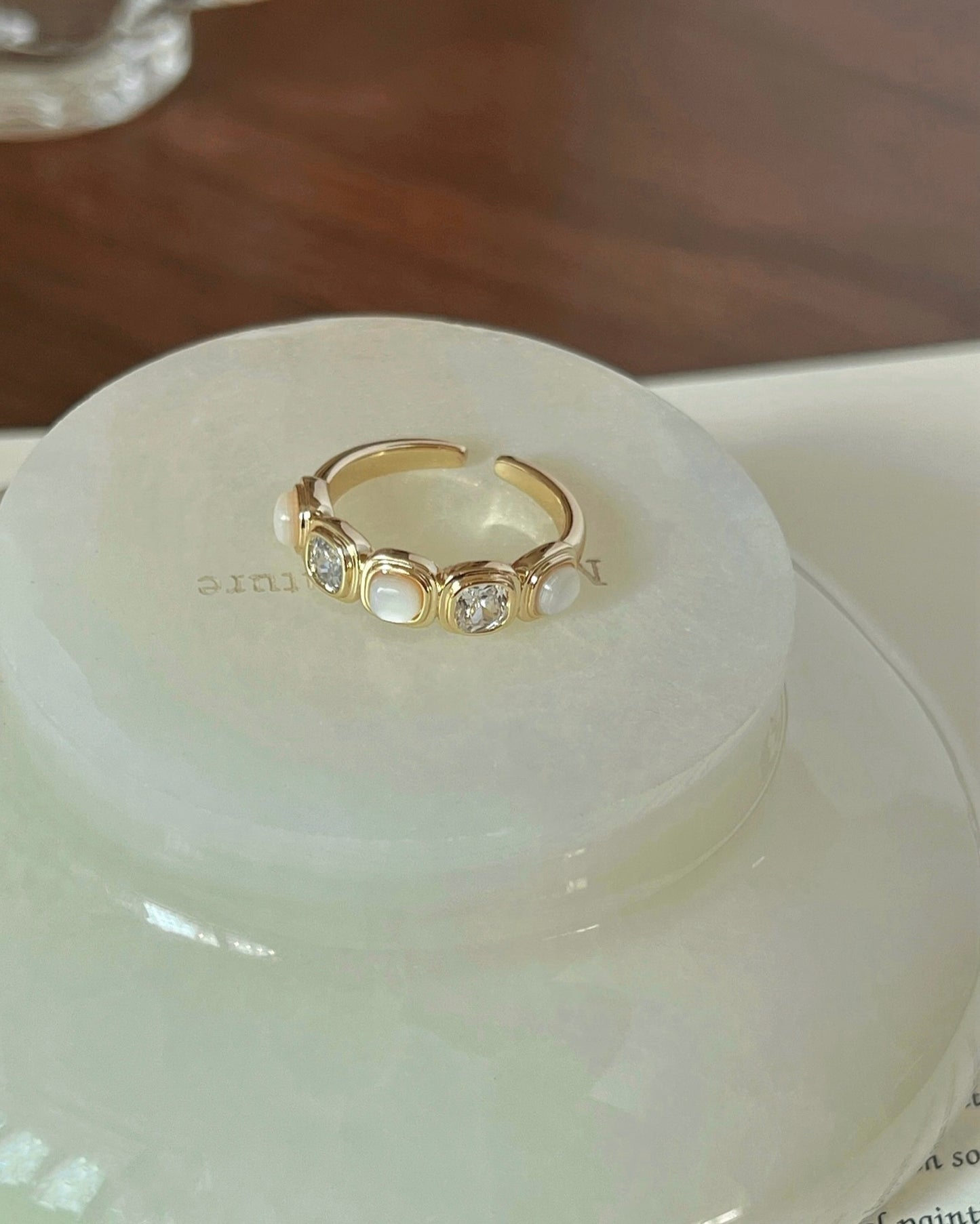 VIGVOG 2025 Mother-of-Pearl & Pearl Ring Collection