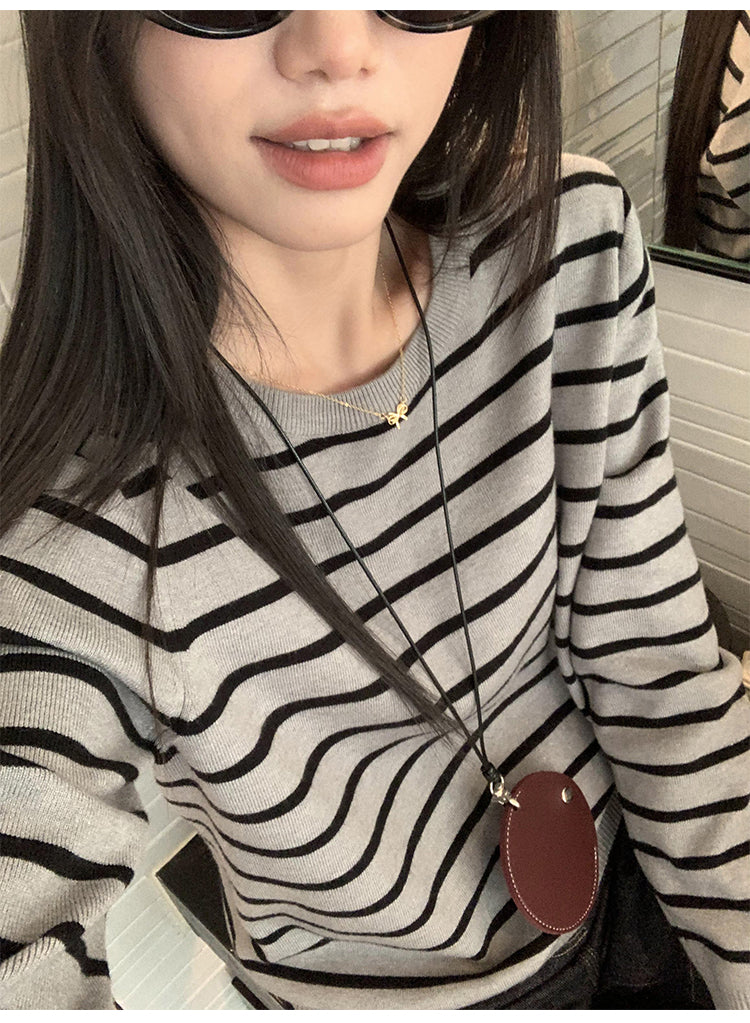 Pusumede Striped Crewneck Sweater