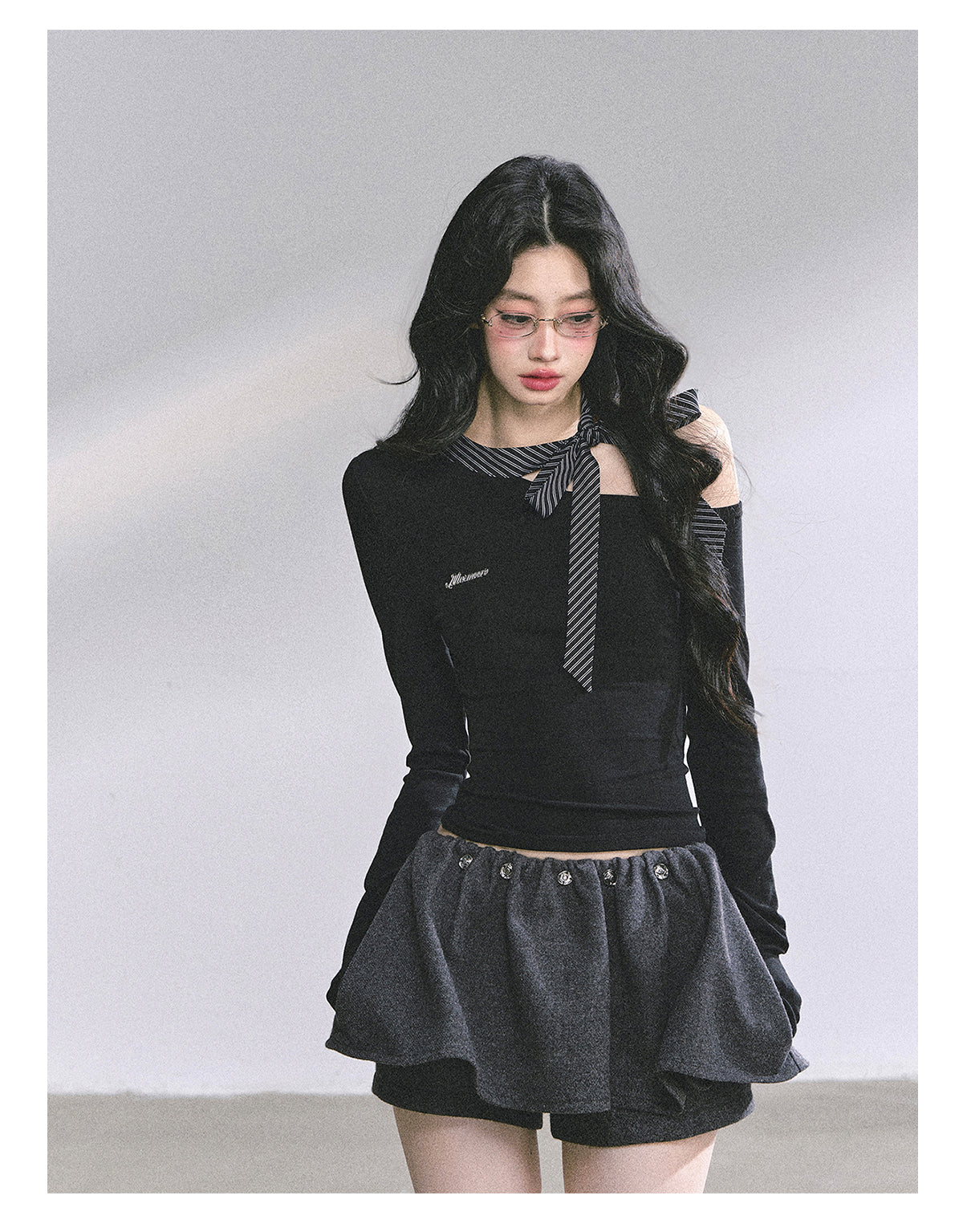 SHAOYEYAN Golden Secretary Rule Off-Shoulder Tee