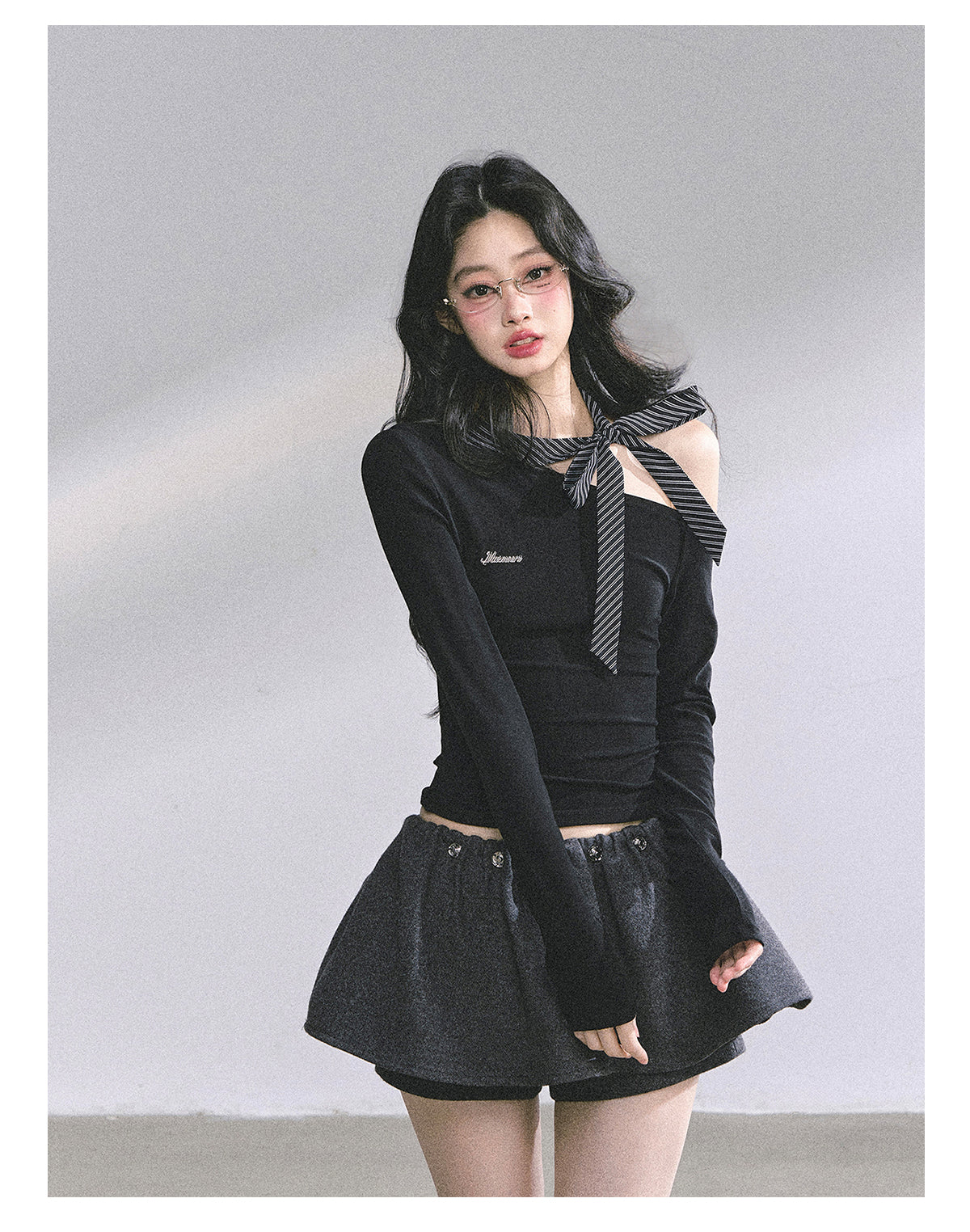 SHAOYEYAN Golden Secretary Rule Off-Shoulder Tee