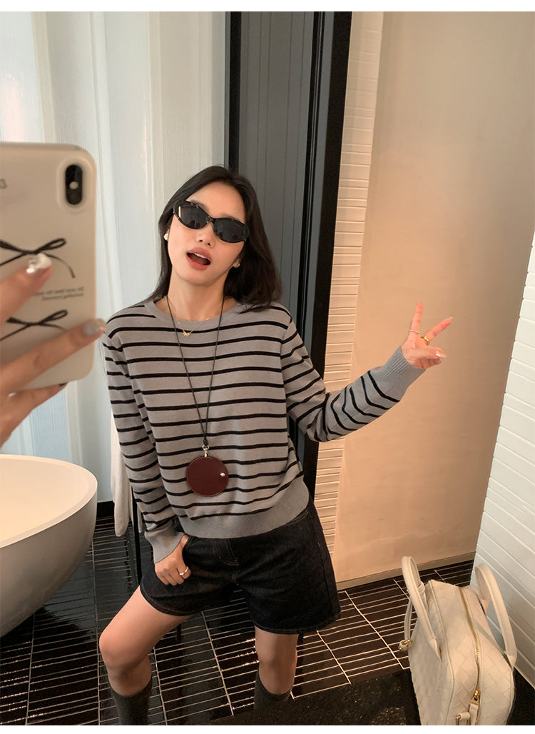 Pusumede Striped Crewneck Sweater
