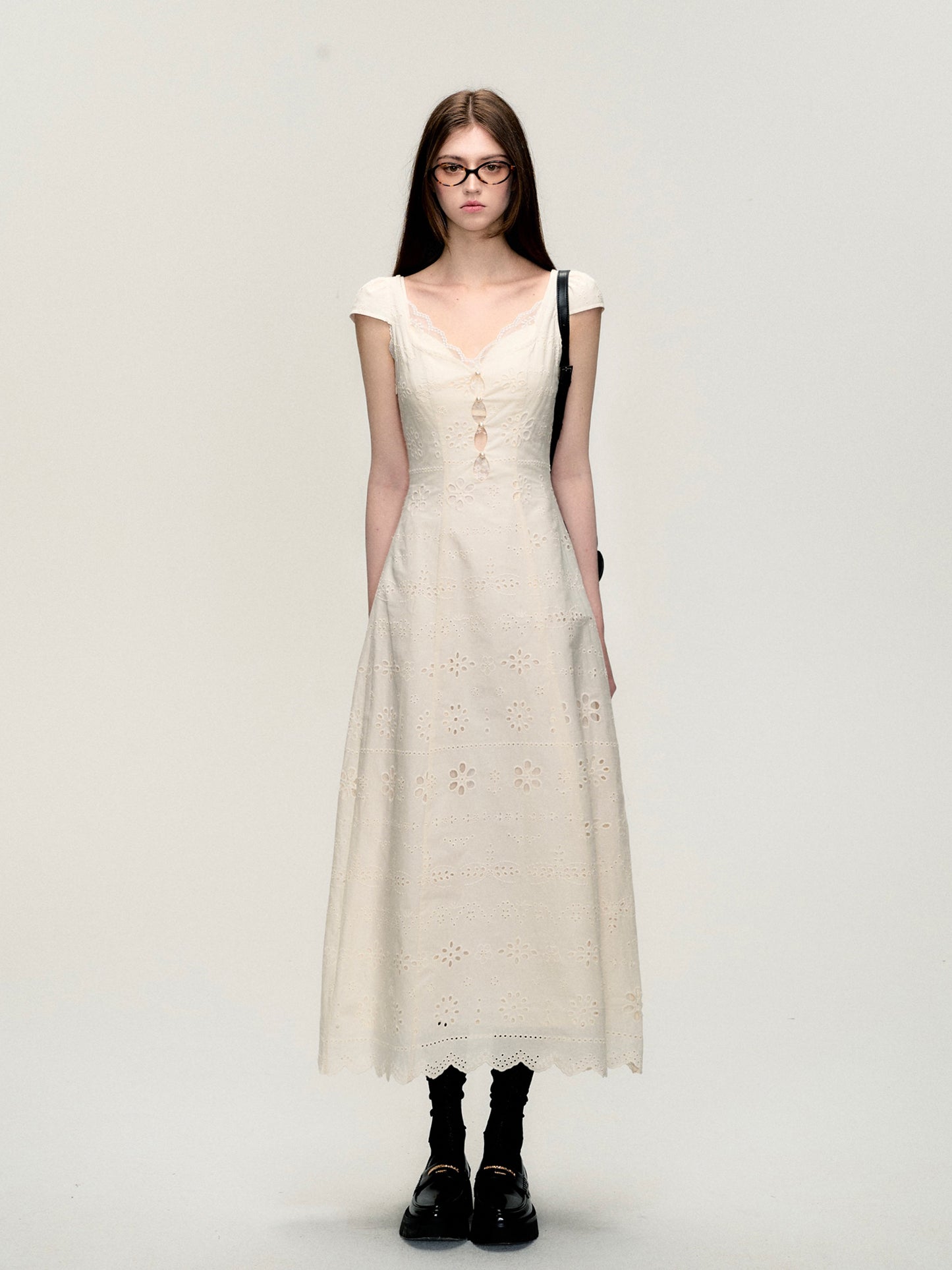 OAKMOO 'Timeless Whispers' White Lace Panel Dress