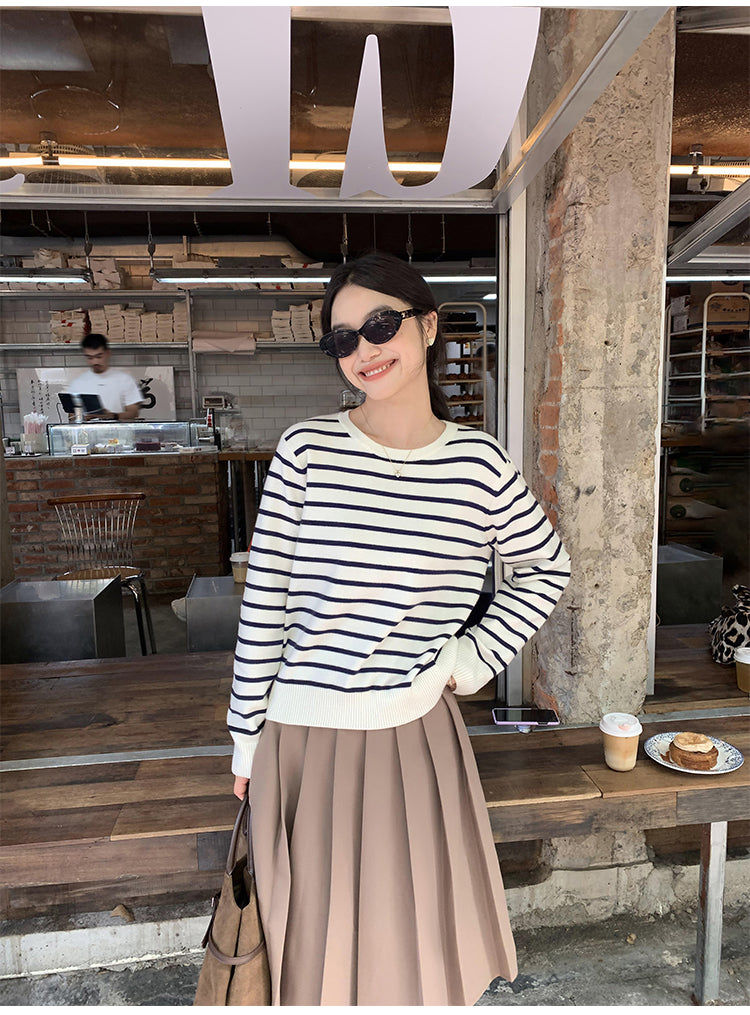 Pusumede Striped Crewneck Sweater