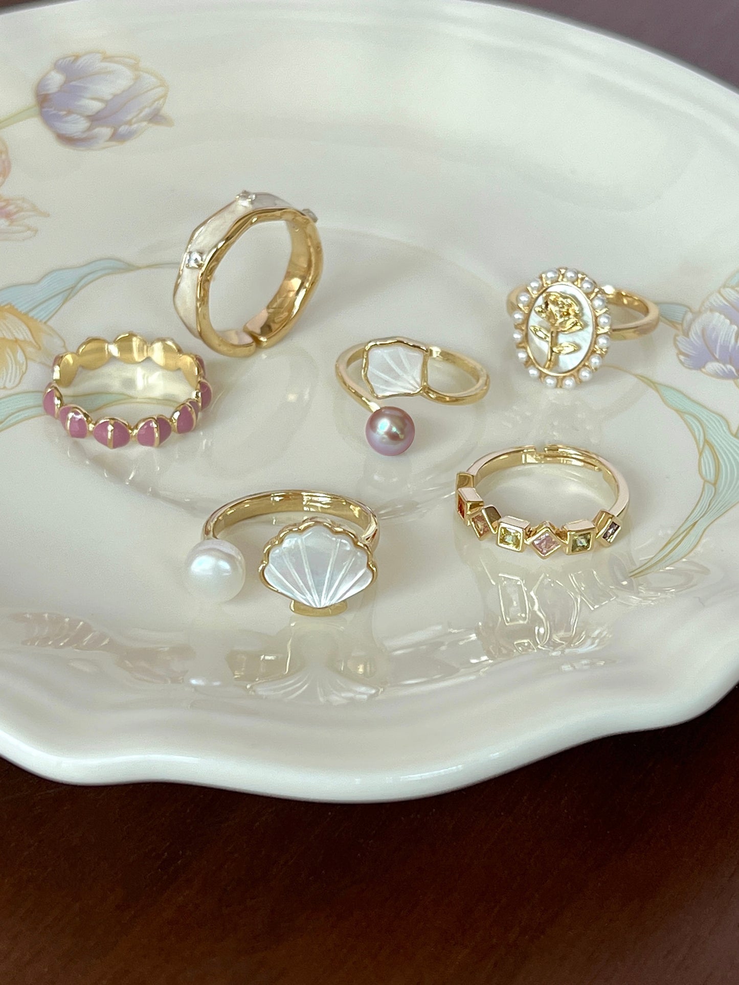 VIGVOG Pearl & Mother-of-Pearl Ring Collection