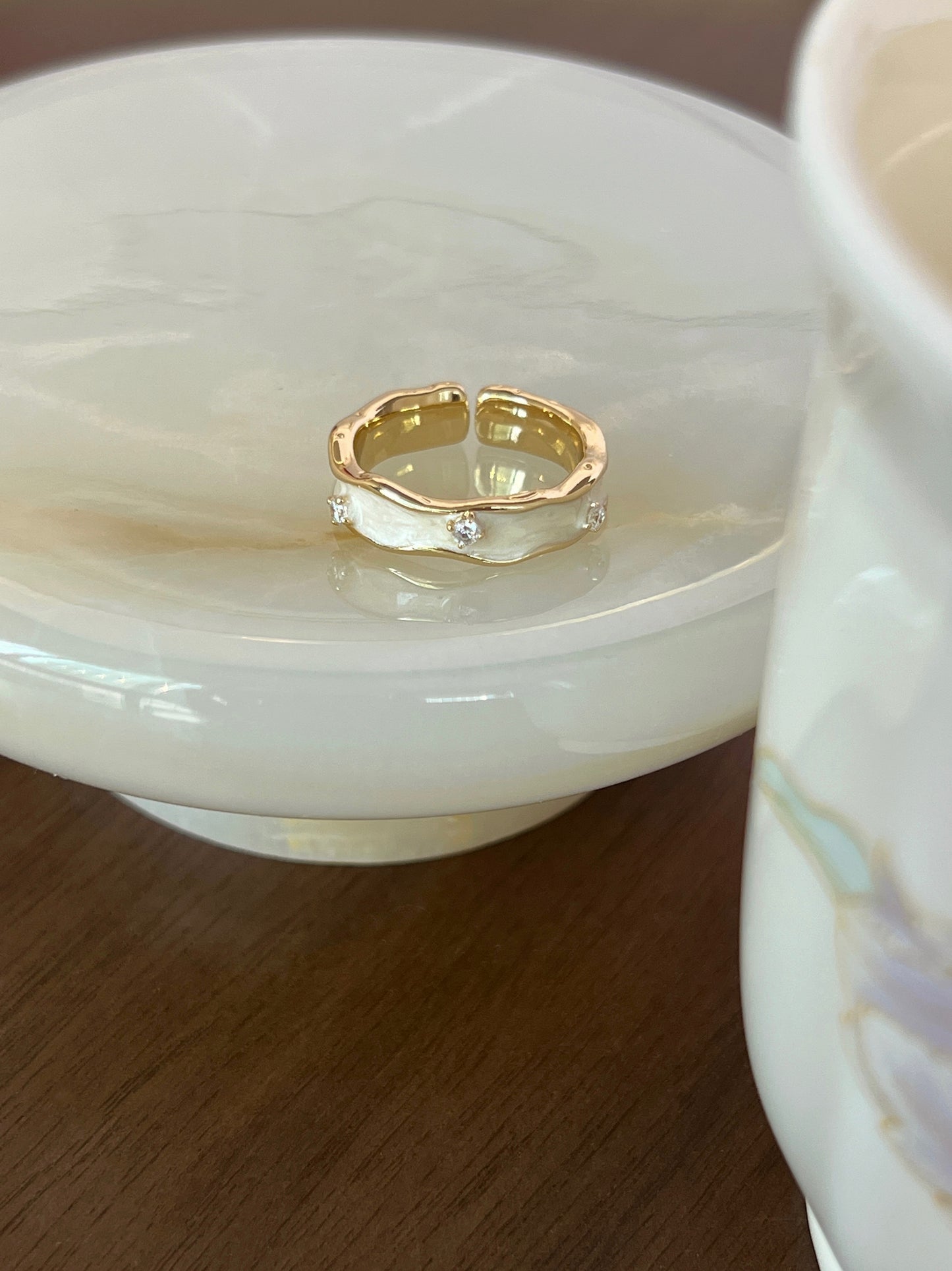 VIGVOG Pearl & Mother-of-Pearl Ring Collection