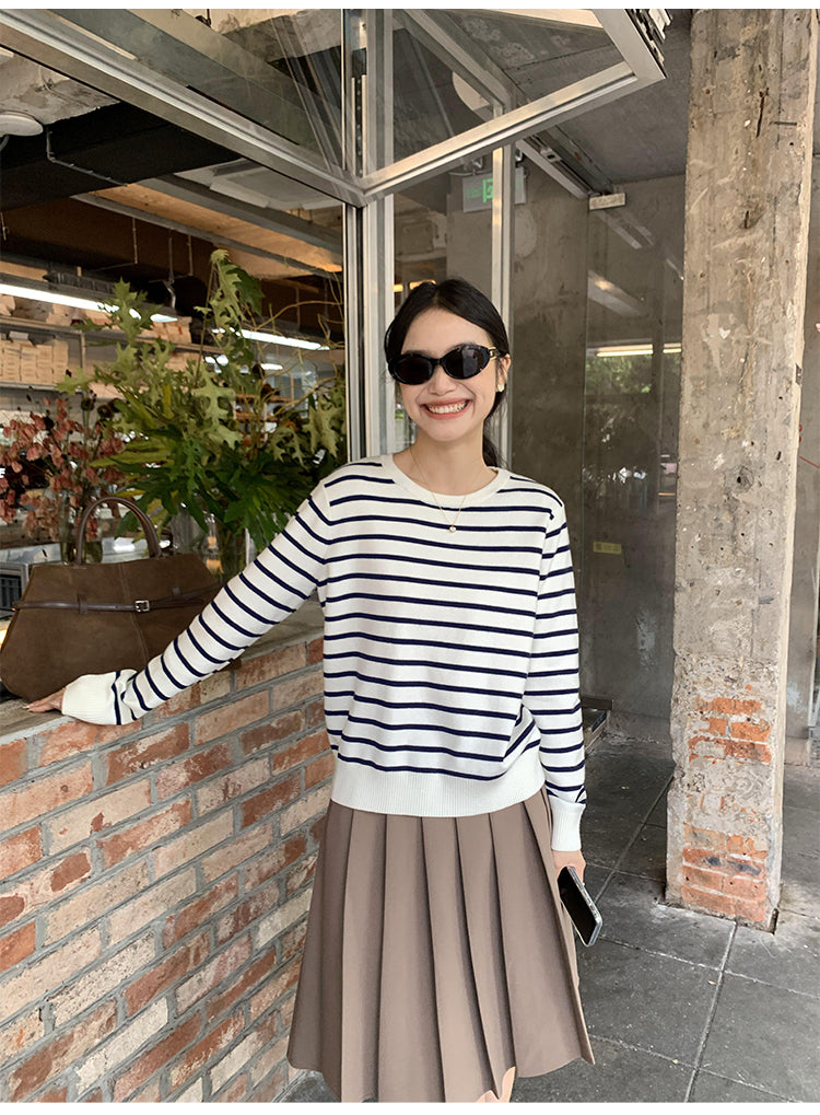 Pusumede Striped Crewneck Sweater