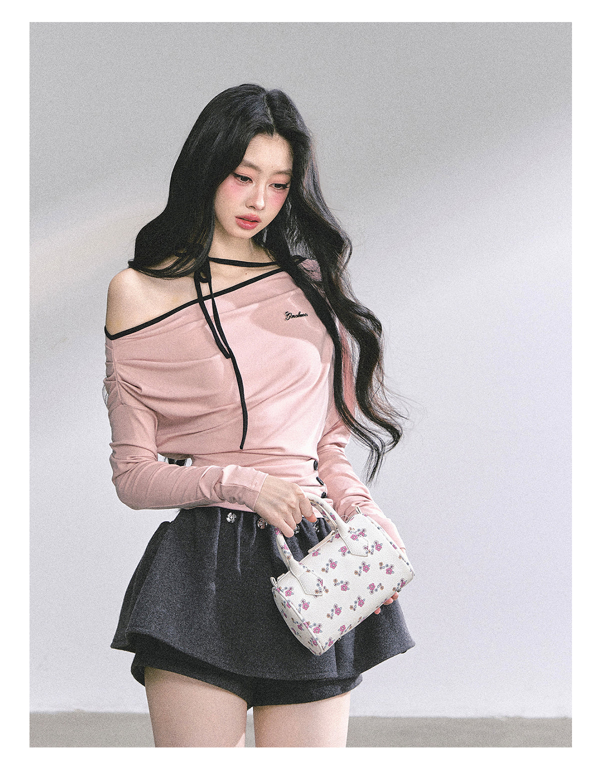 SHAOYEYAN Asymmetric Off-Shoulder Long Sleeve Tee