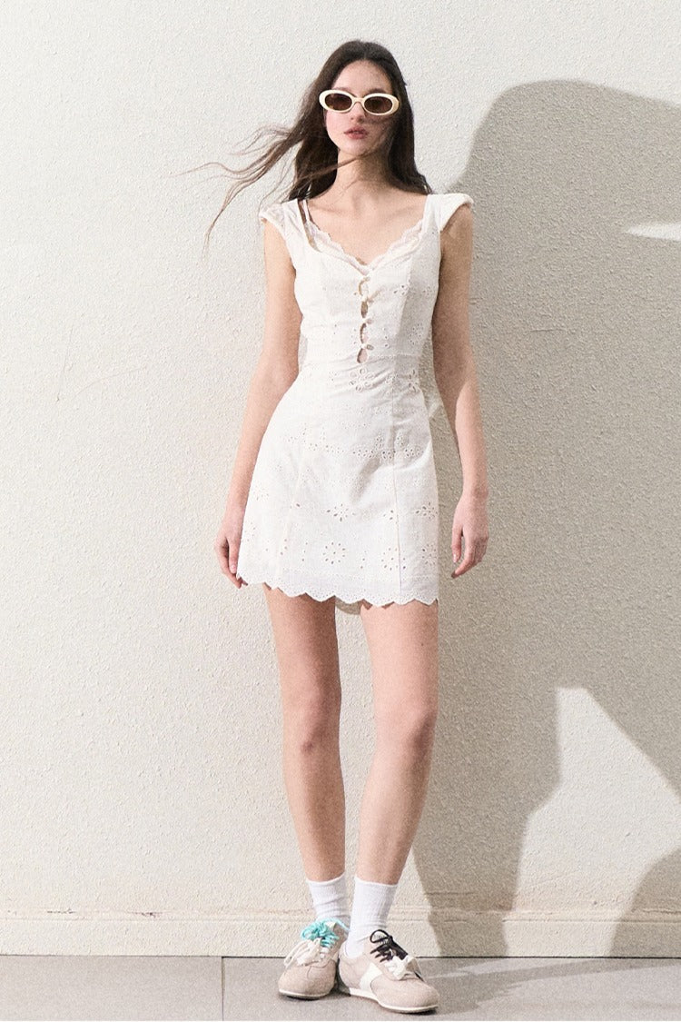 OAKMOO 'Timeless Whispers' White Lace Panel Dress