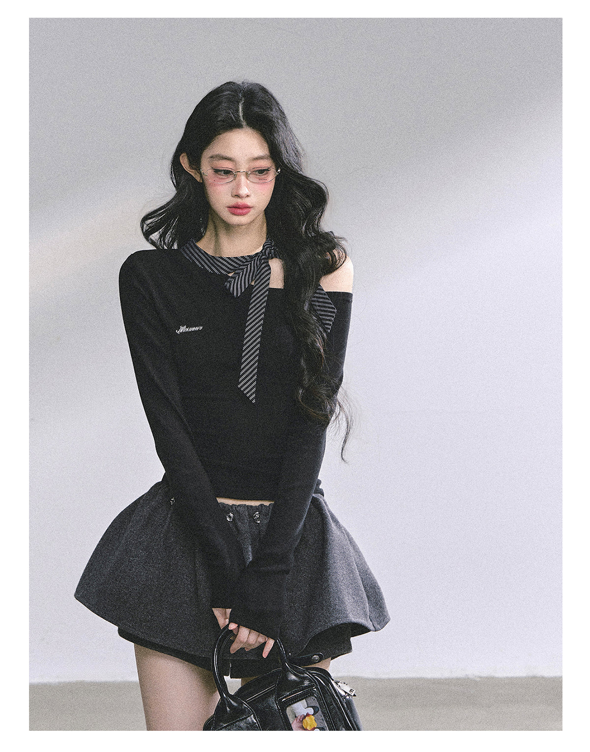SHAOYEYAN Golden Secretary Rule Off-Shoulder Tee