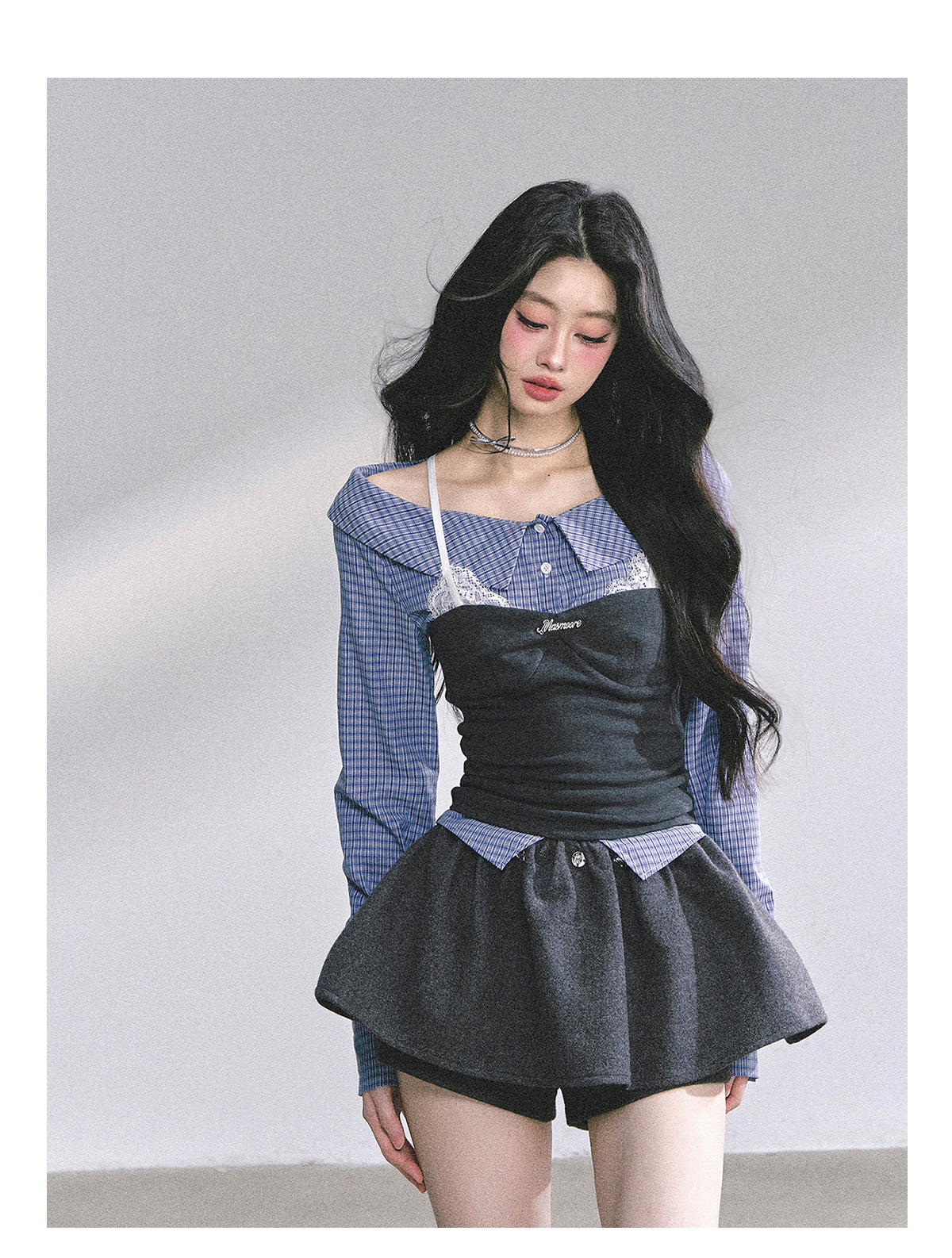 SHAOYEYAN Off-Shoulder Mock Layer Plaid Slimming Tee