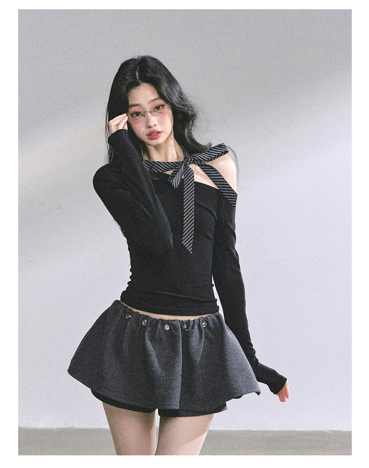 SHAOYEYAN Golden Secretary Rule Off-Shoulder Tee