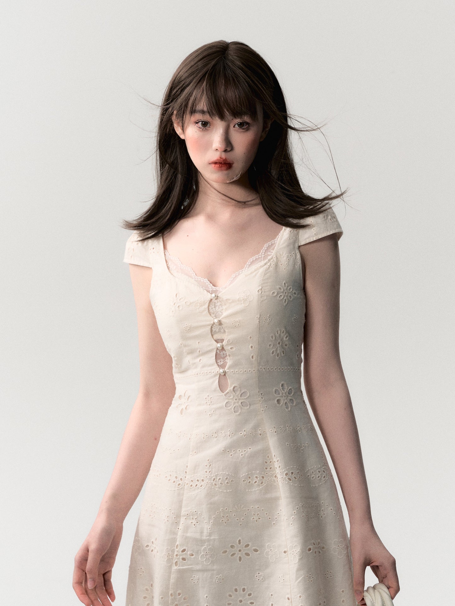 OAKMOO 'Timeless Whispers' White Lace Panel Dress