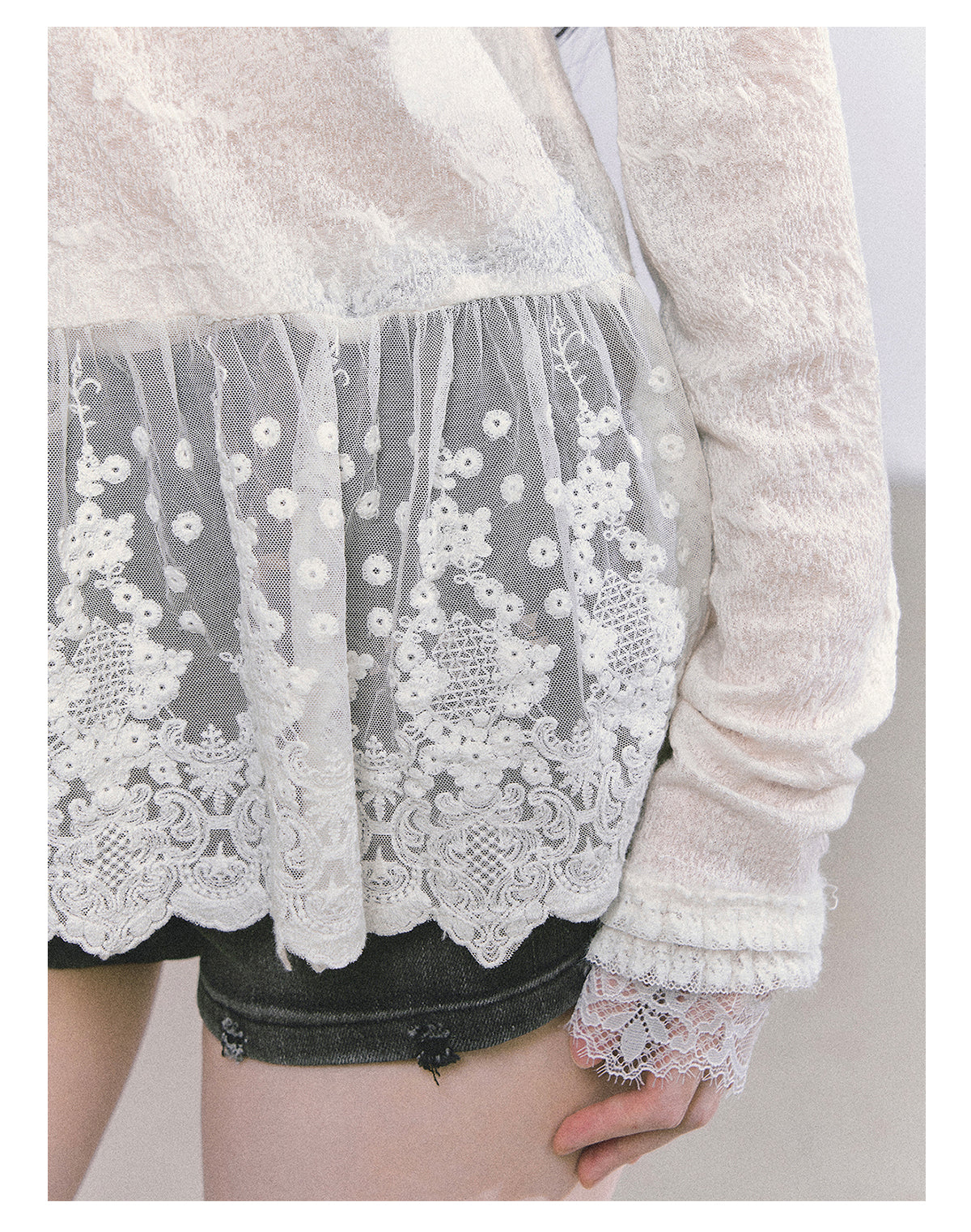 ShaoYeYan Floating Lace Art Loose Long Sleeve T-Shirt