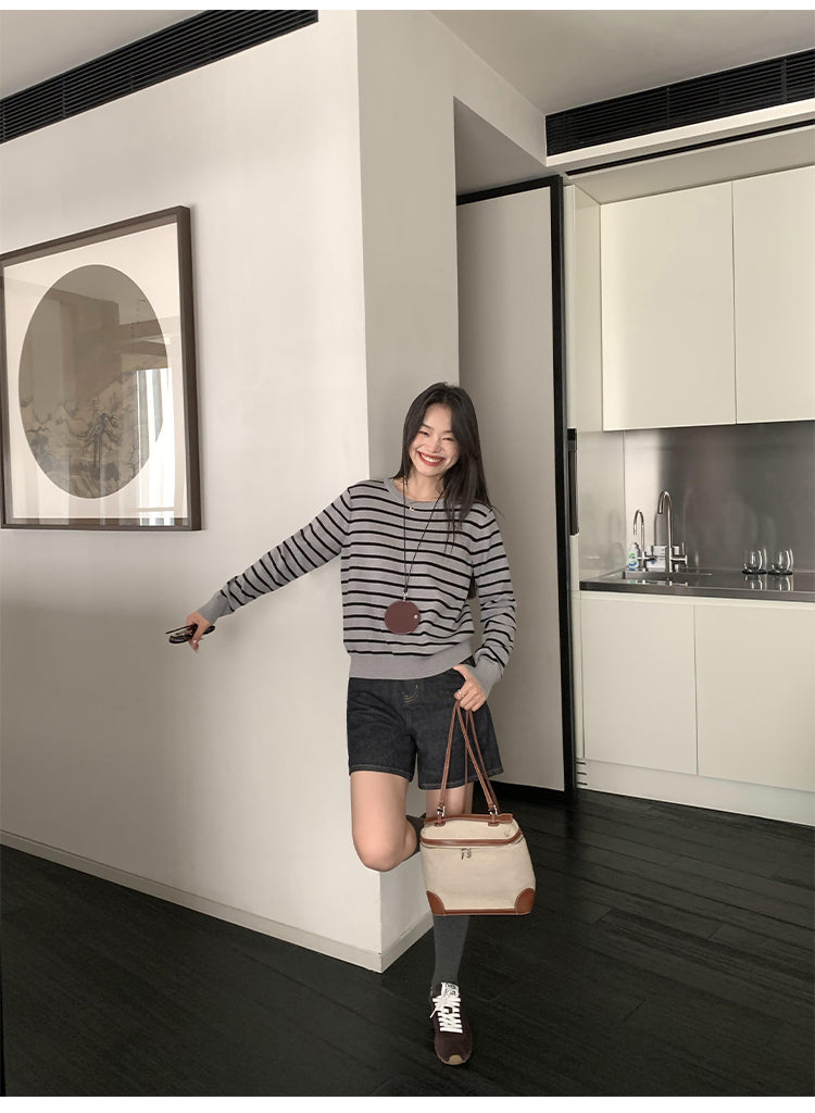 Pusumede Striped Crewneck Sweater