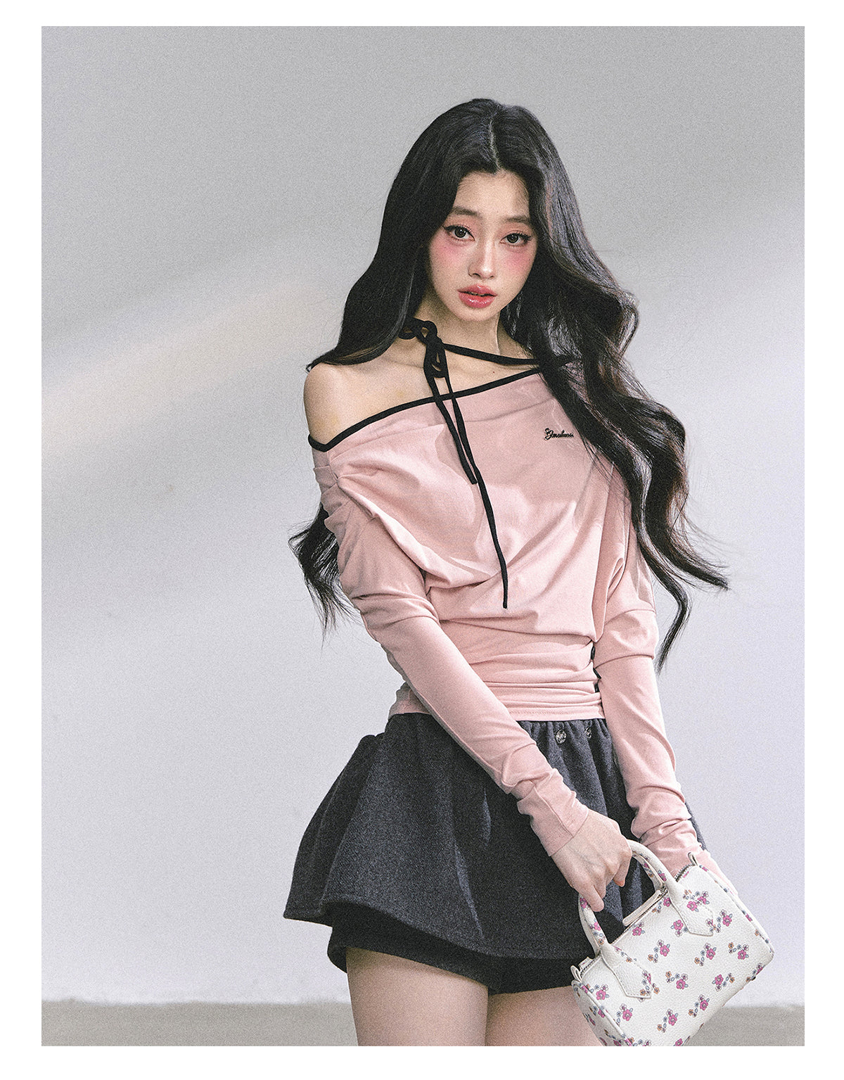 SHAOYEYAN Asymmetric Off-Shoulder Long Sleeve Tee