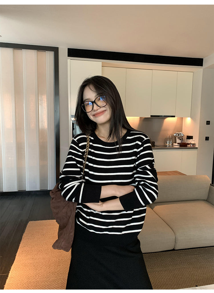 Pusumede Striped Crewneck Sweater