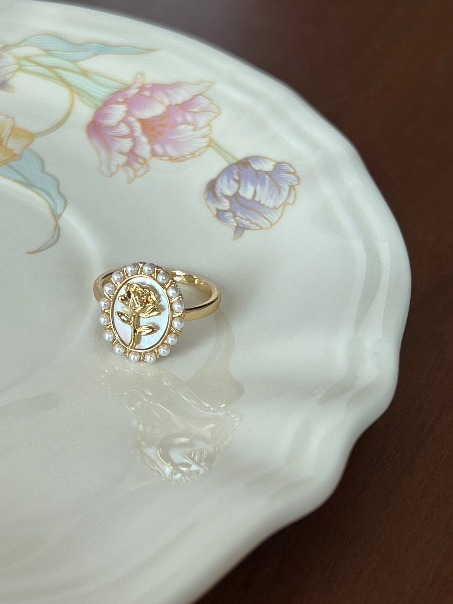 VIGVOG Pearl & Mother-of-Pearl Ring Collection
