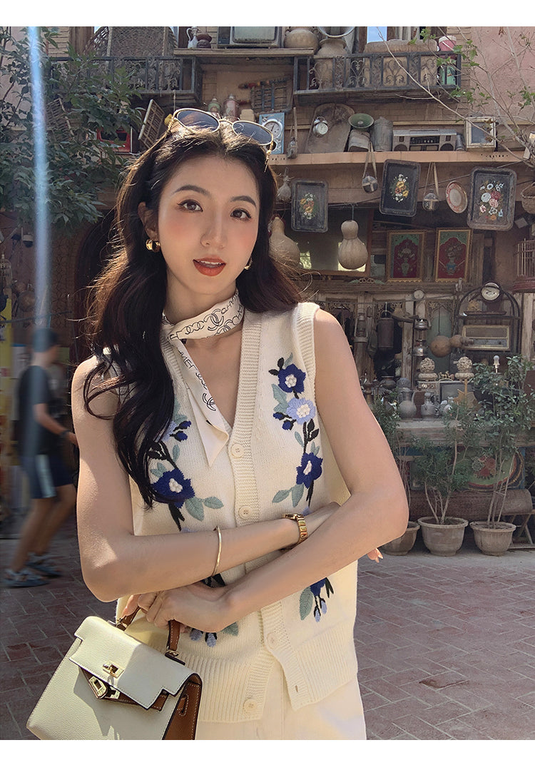 MULVAN Embroidered Vest