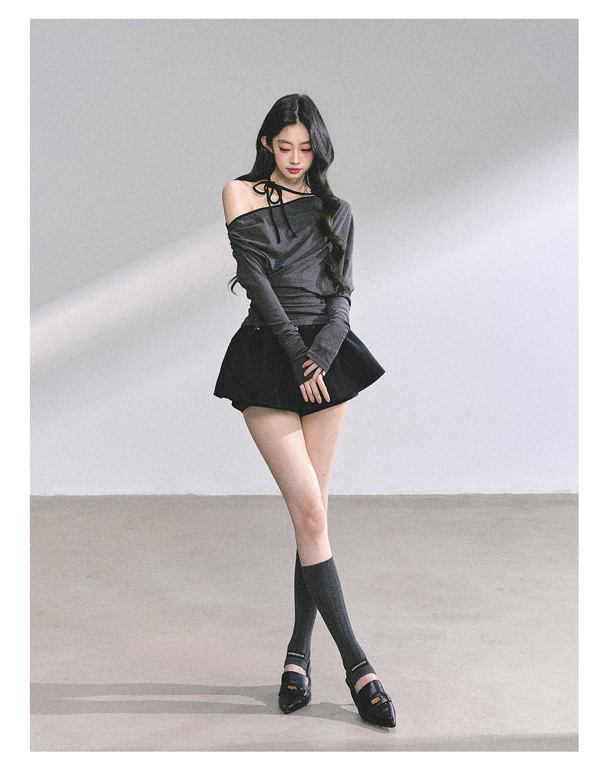 SHAOYEYAN Asymmetric Off-Shoulder Long Sleeve Tee