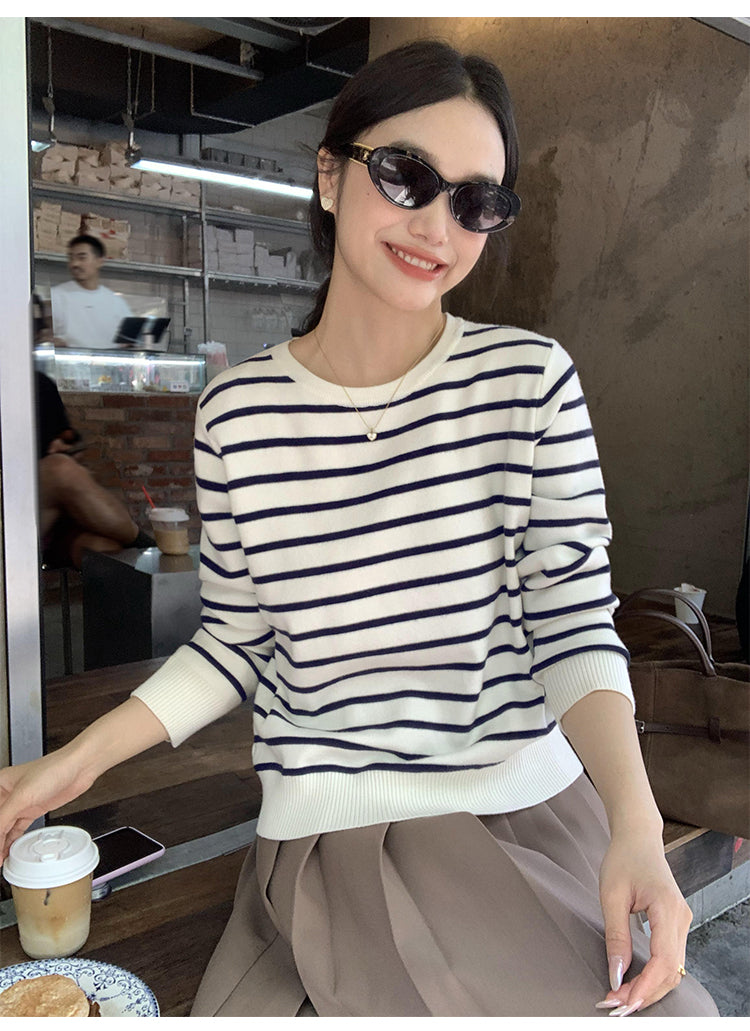 Pusumede Striped Crewneck Sweater
