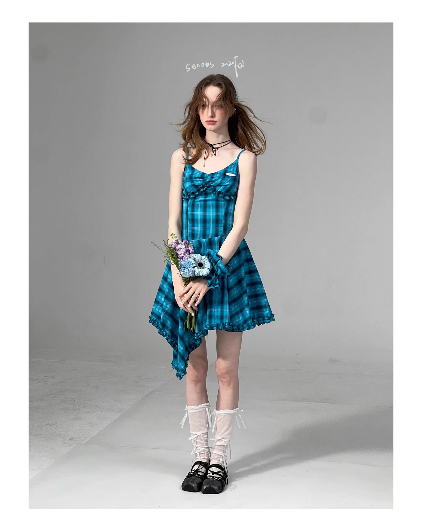 ziziFei Retro Plunge Neckline Dress