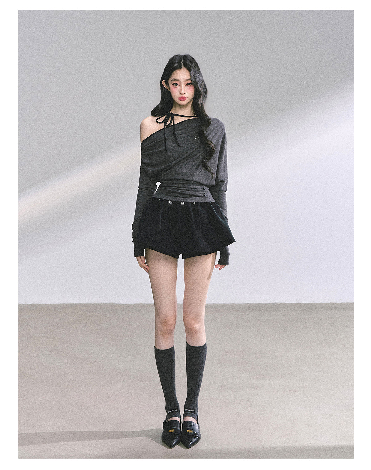 SHAOYEYAN Asymmetric Off-Shoulder Long Sleeve Tee