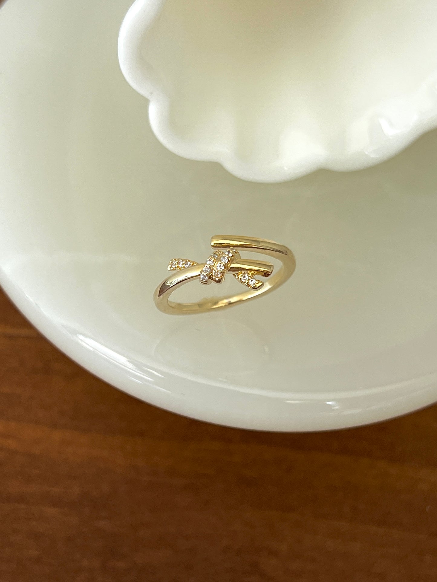 VIGVOG 2025 Mother-of-Pearl & Pearl Ring Collection
