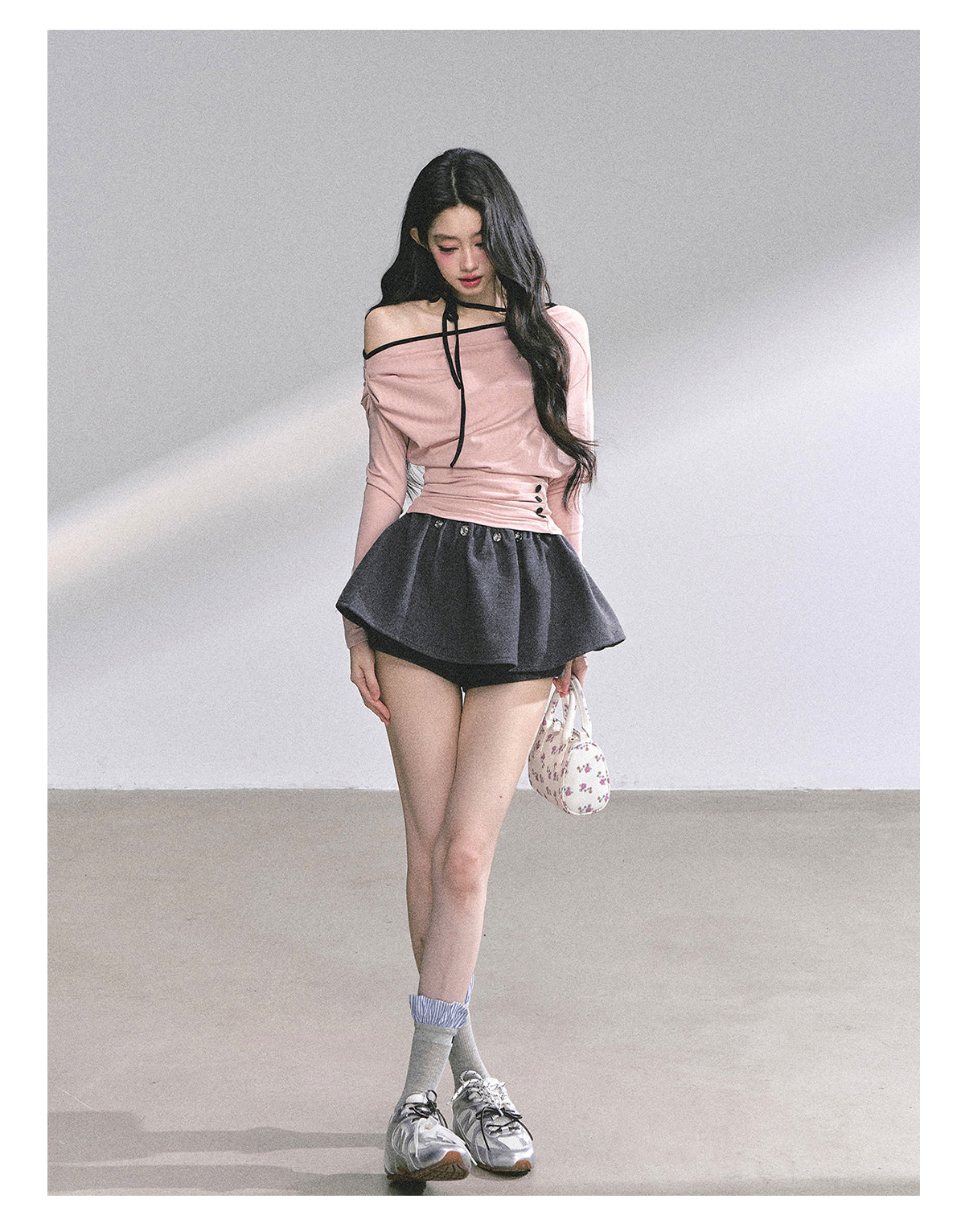 SHAOYEYAN Asymmetric Off-Shoulder Long Sleeve Tee