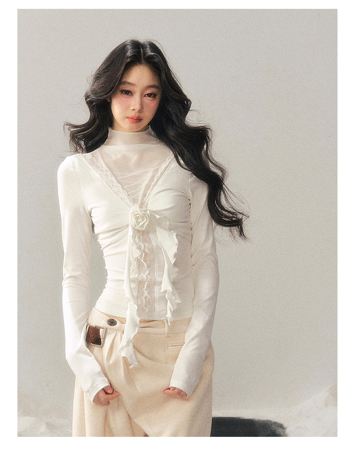 ShaoYeYan Aomalm Her Fading Curve High-Neck Lace Camisole