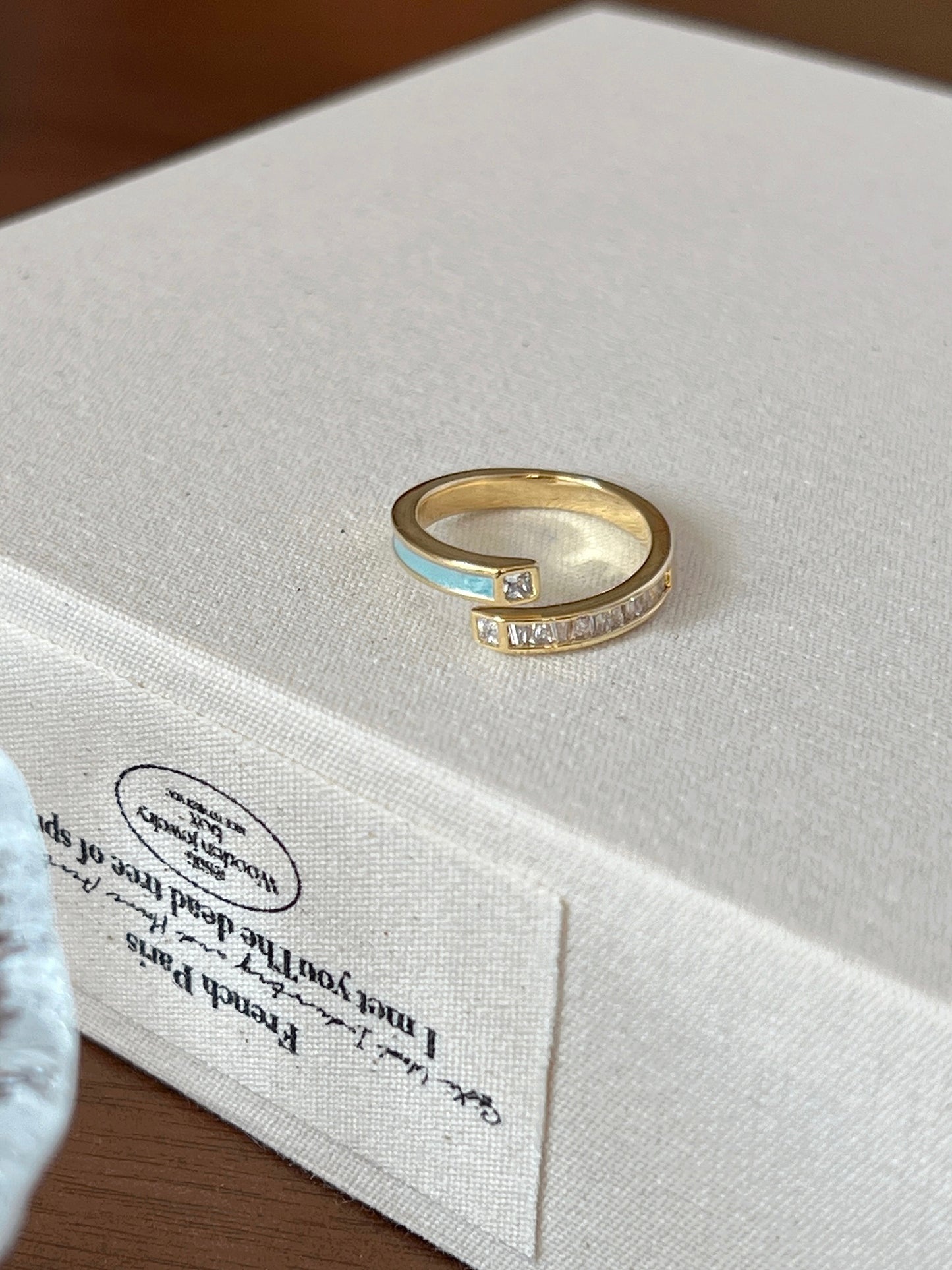 VIGVOG 2024 Enamel & Shell Ring Collection