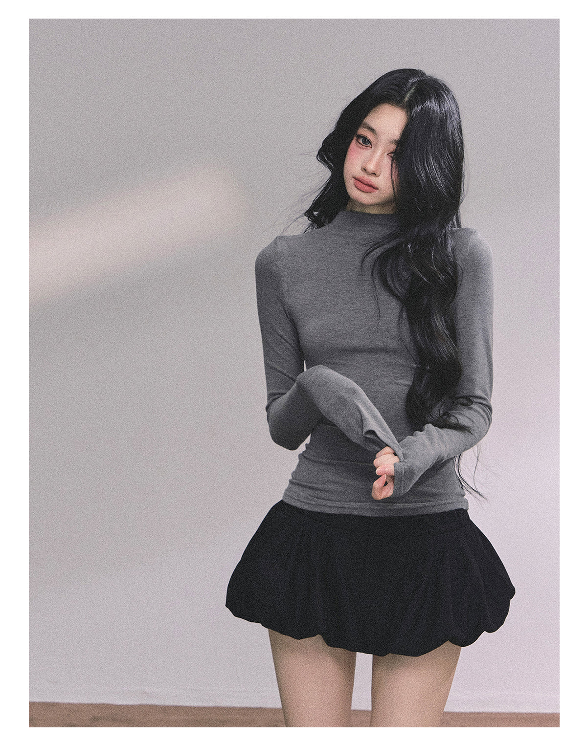 ShaoYeYan Minimalist Versatile Semi-Turtleneck Base Layer