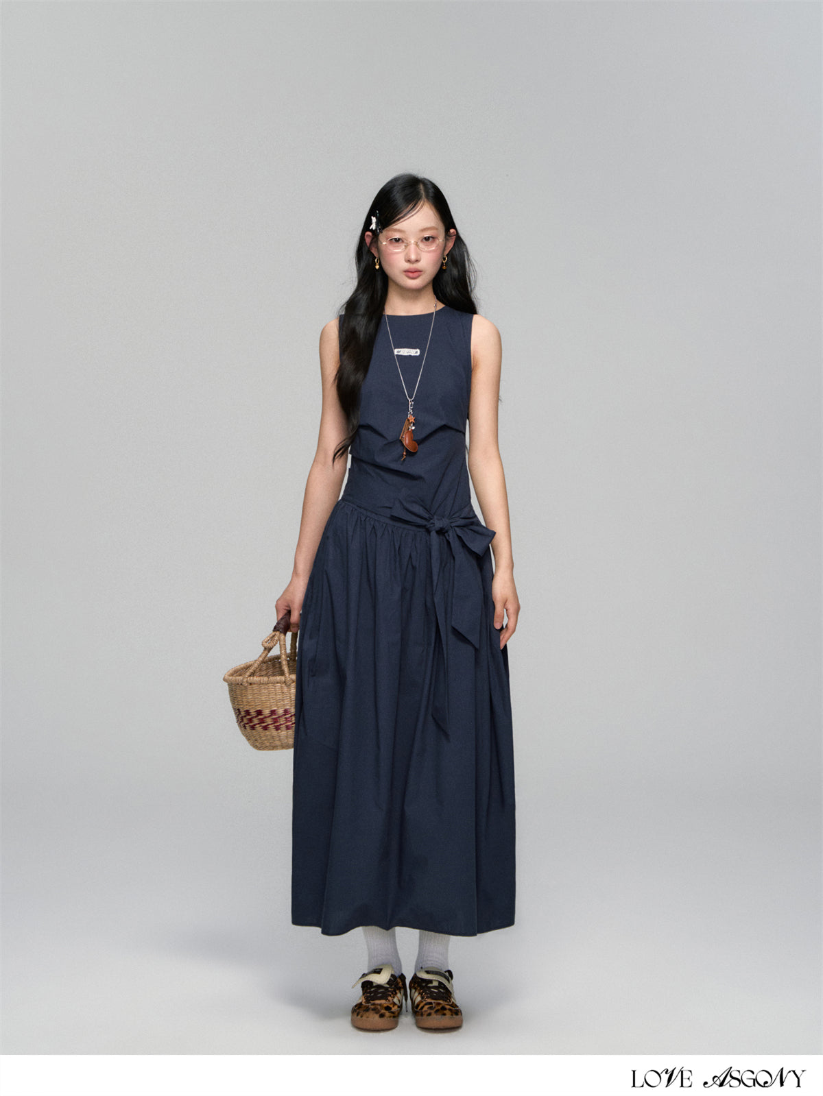 AsGony Minimalist Sleeveless Tie-Front Dress
