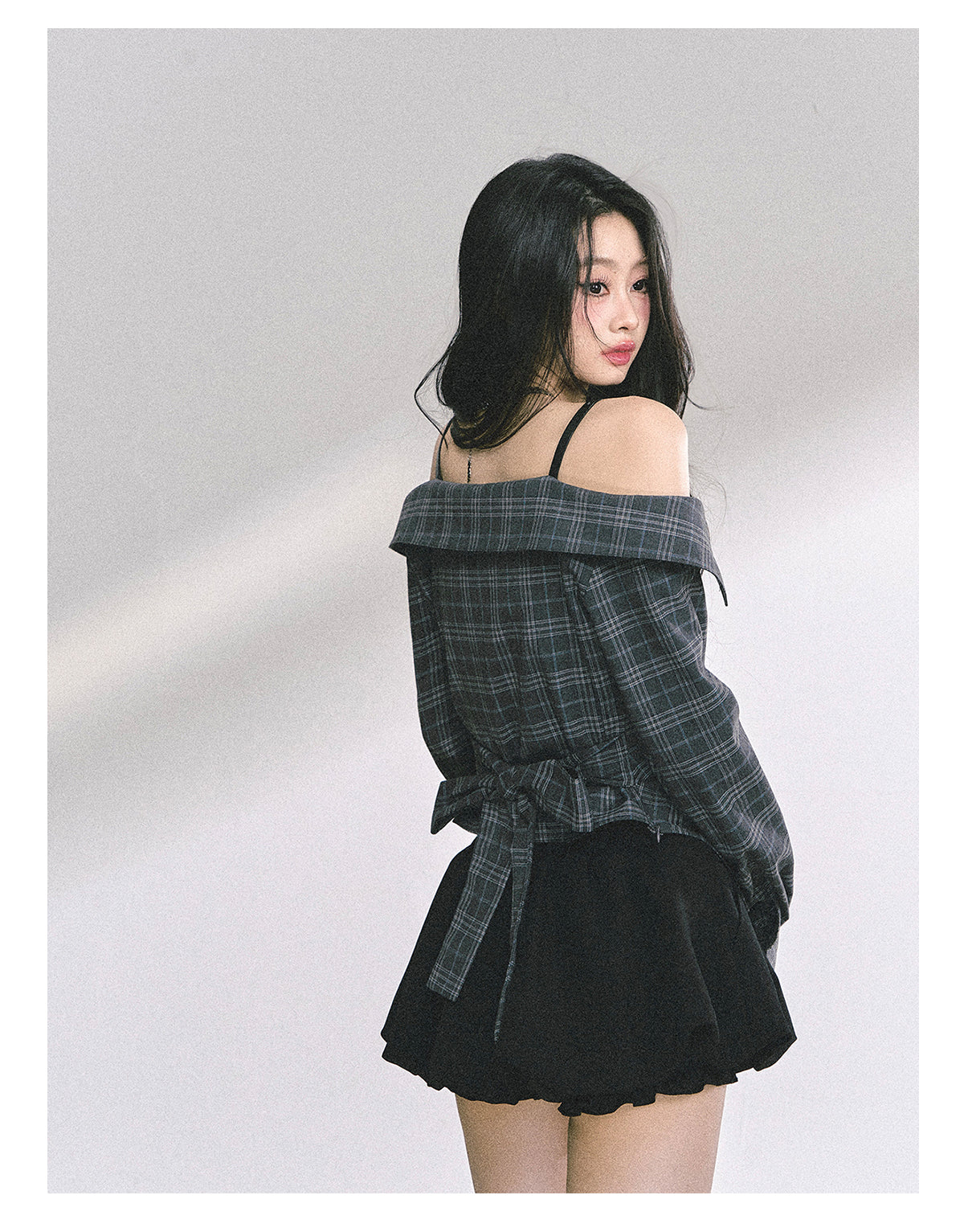 SHAOYEYAN London Story Off-Shoulder Plaid Shirt