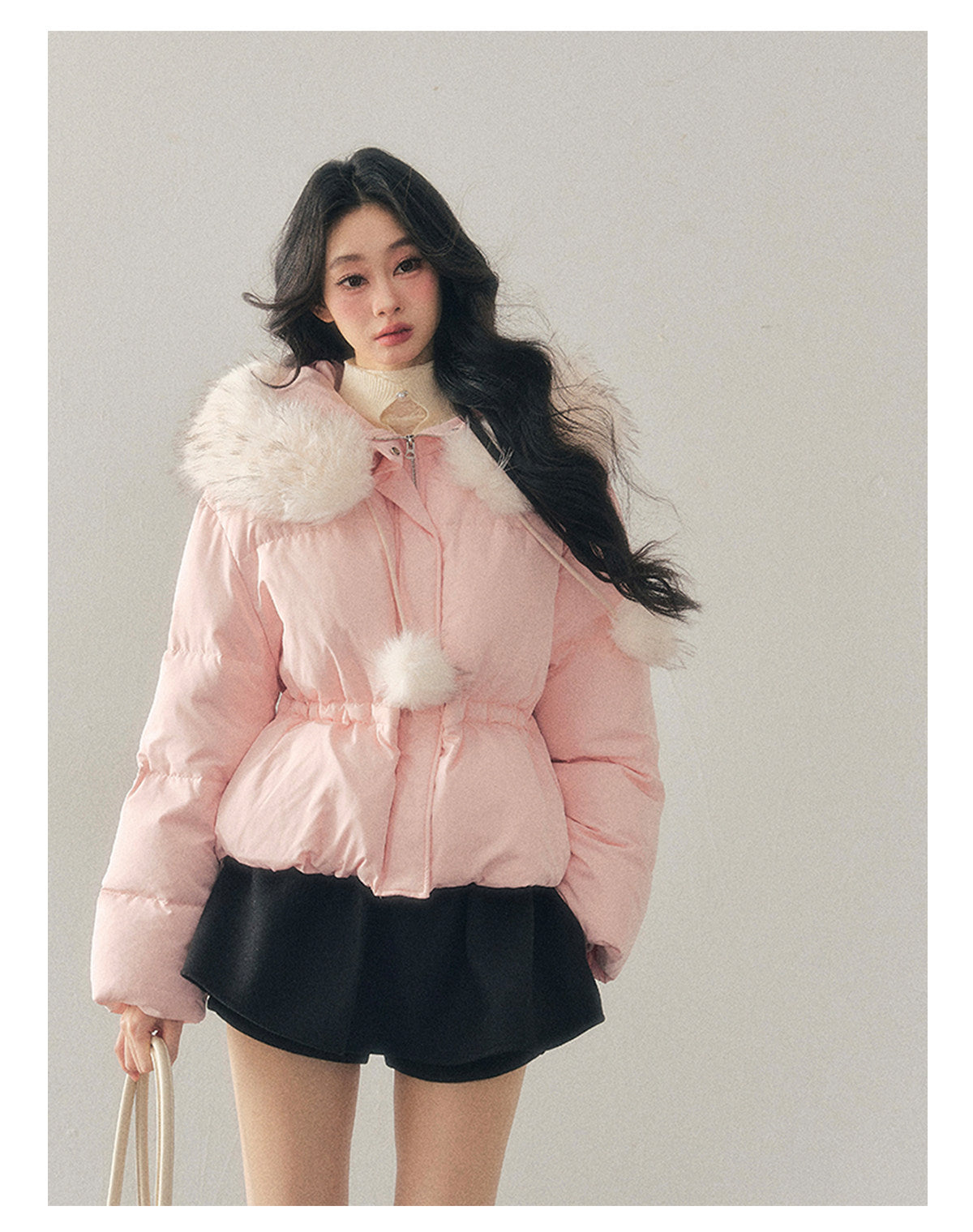 ShaoYeYan Aomalm Snow Falls on Her Hooded Down Coat