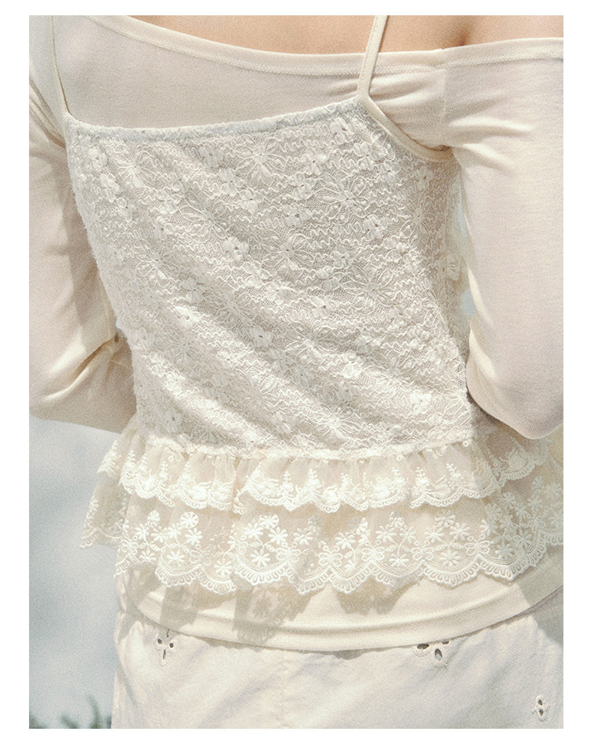 ShaoYeYan Aomalm Lace Flows Over Shoulders Fake Two-Layer Lace Top