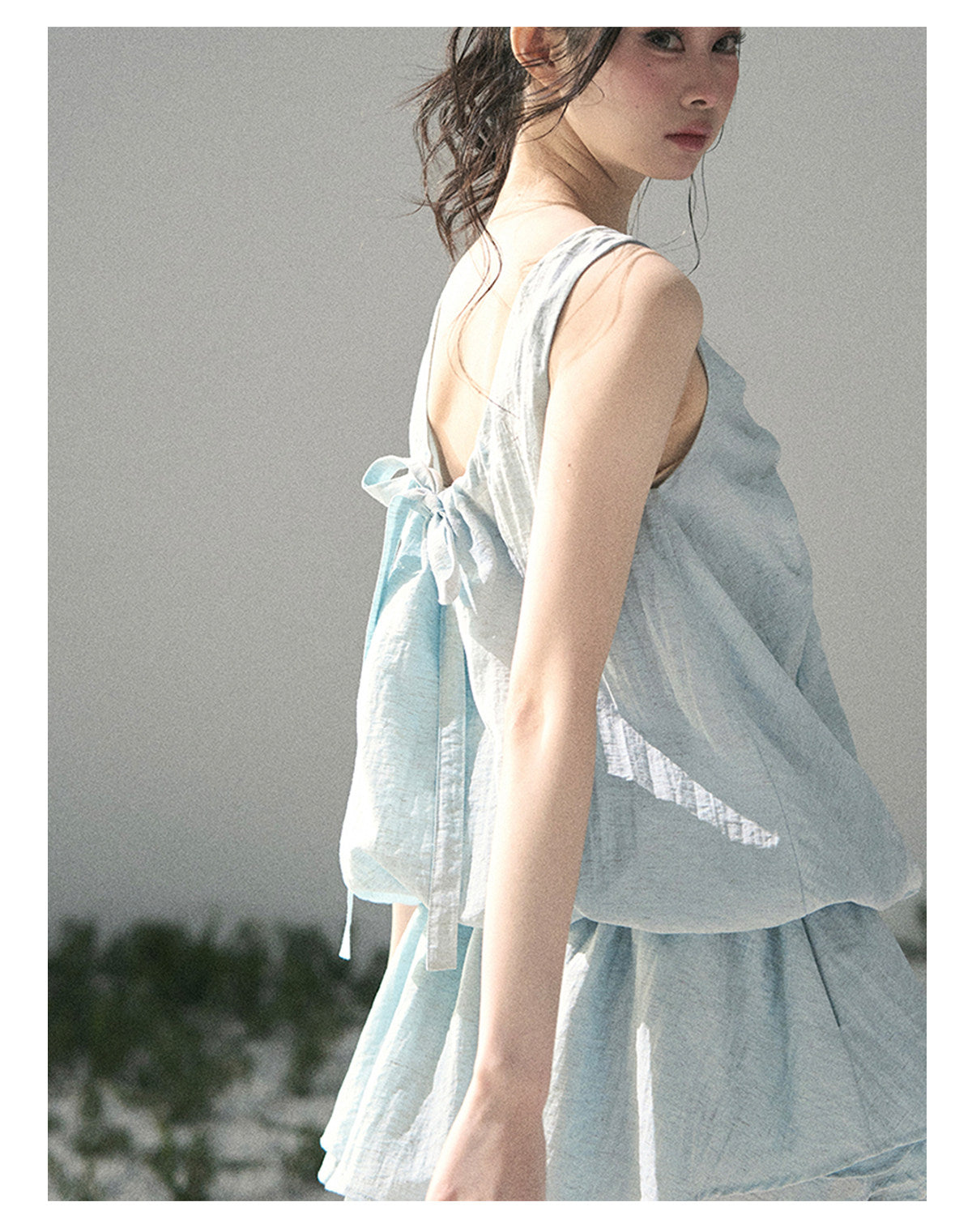 ShaoYeYan Aomalm Grass Blades Curl Softly French V-Neck Twist Dress