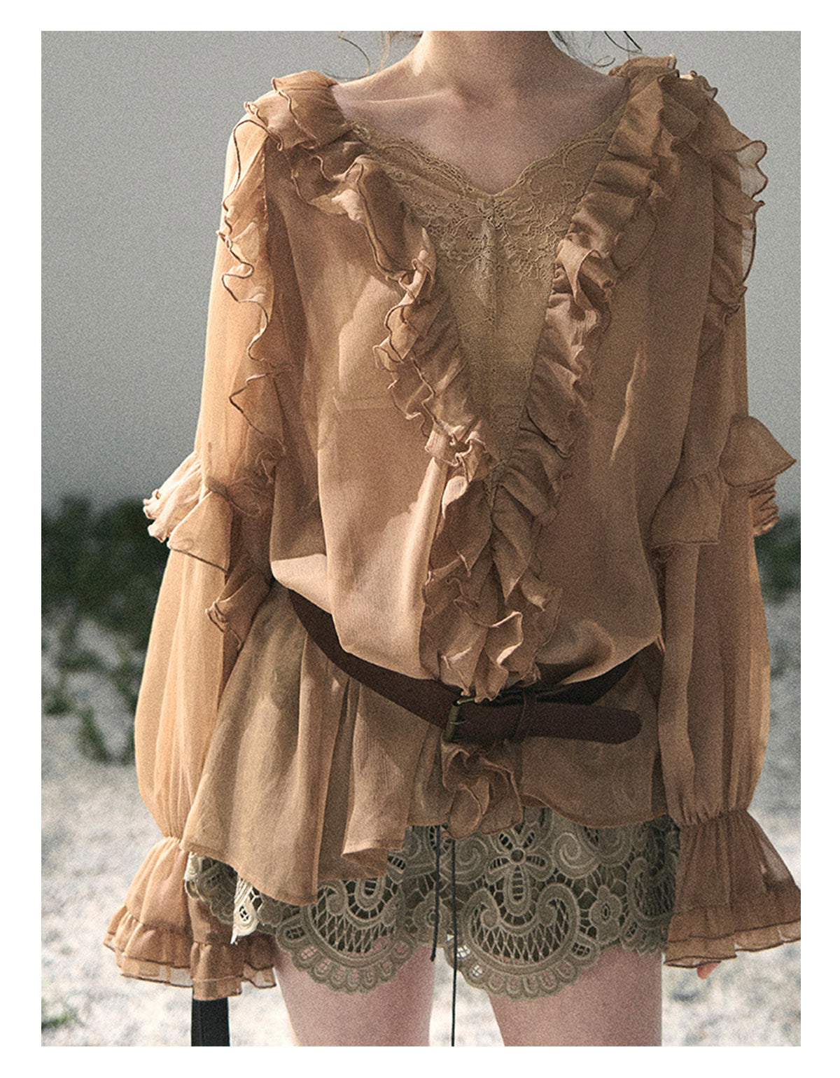 ShaoYeYan Aomalm Listening to Wind's Whisper French Ruffle Lace Blouse