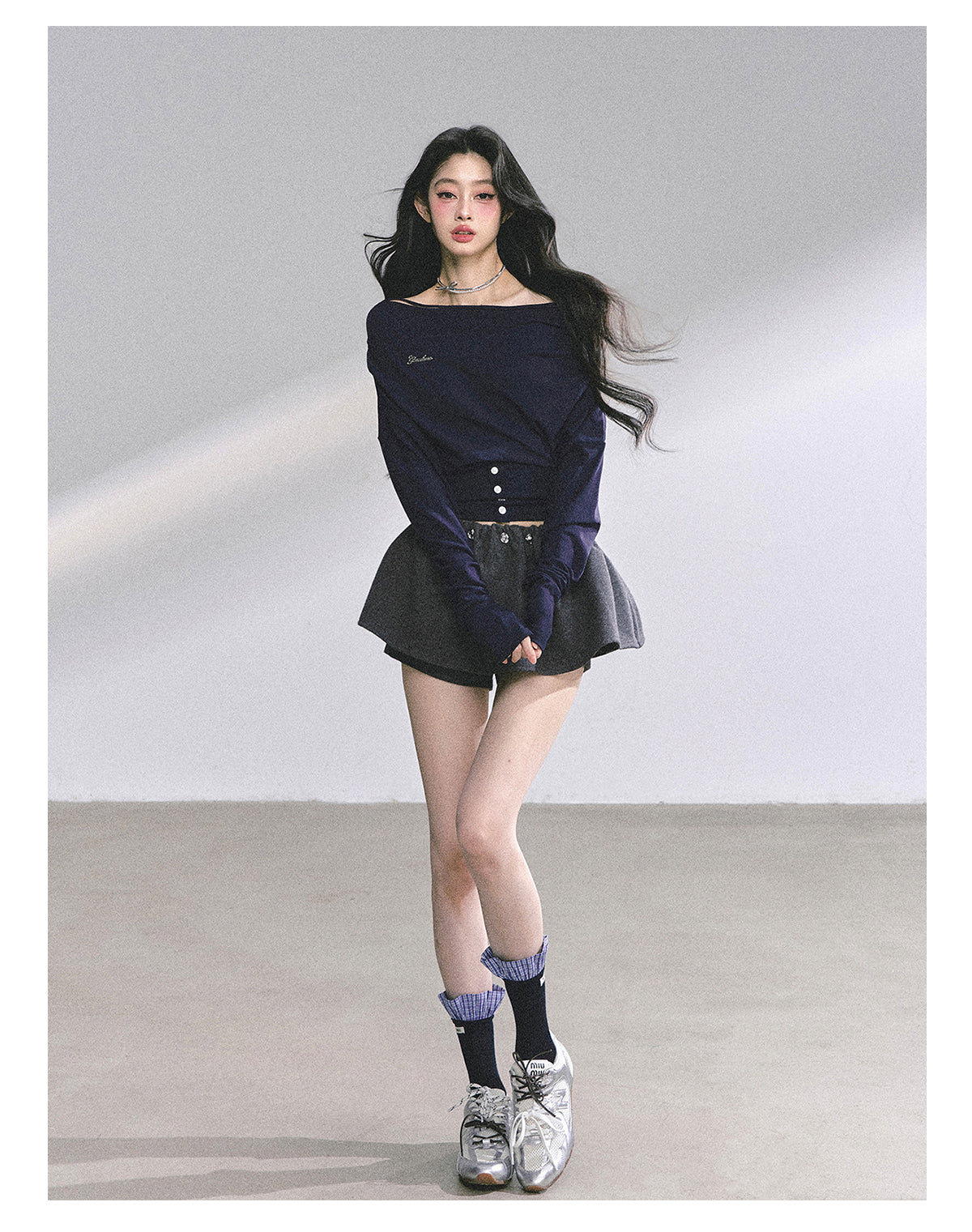 SHAOYEYAN Off-Shoulder Waist-Defining Long Sleeve Tee