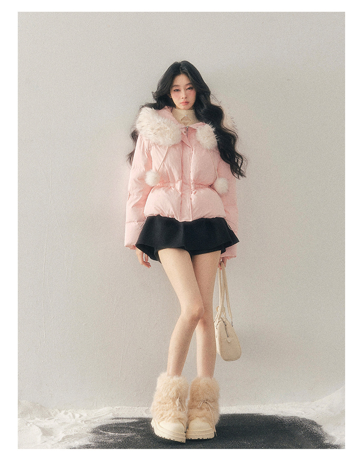 ShaoYeYan Aomalm Snow Falls on Her Hooded Down Coat