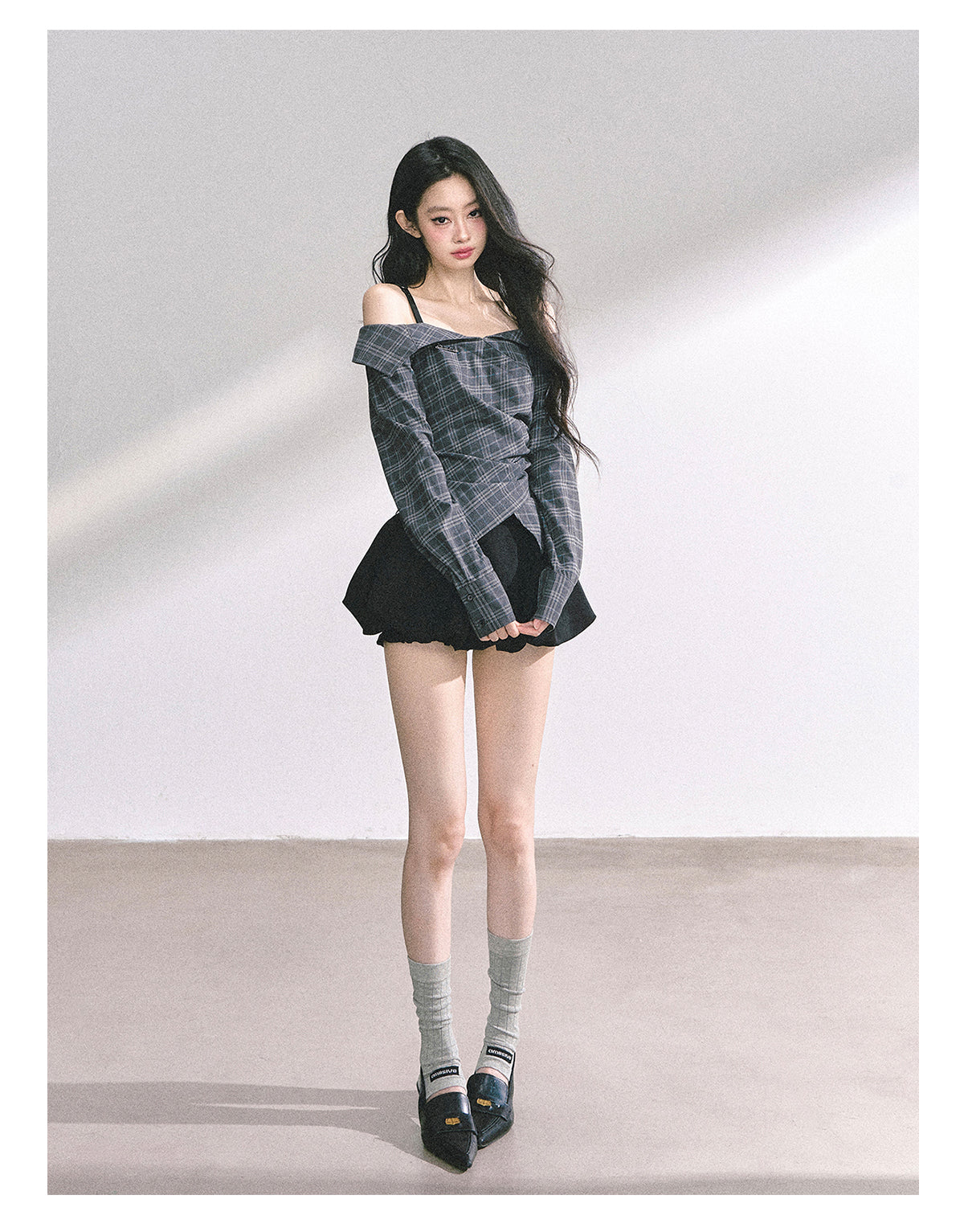 SHAOYEYAN London Story Off-Shoulder Plaid Shirt