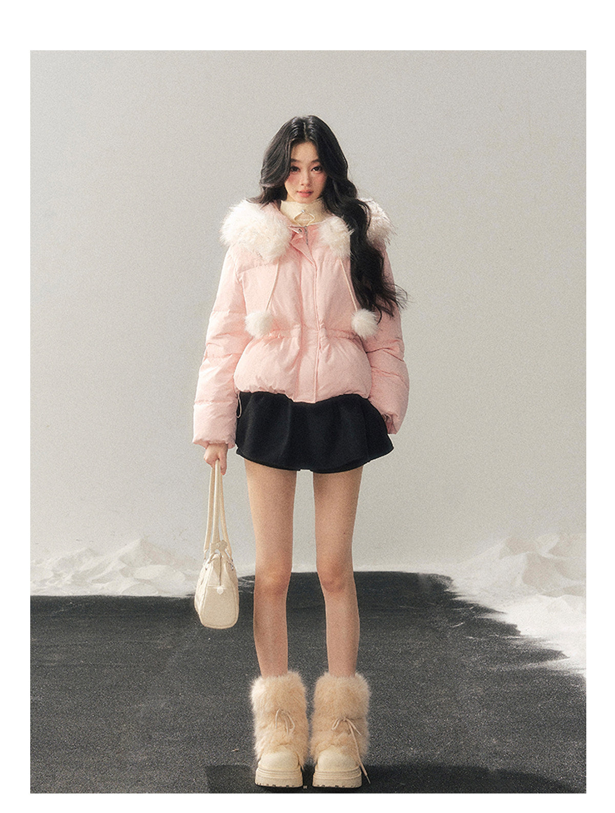 ShaoYeYan Aomalm Snow Falls on Her Hooded Down Coat