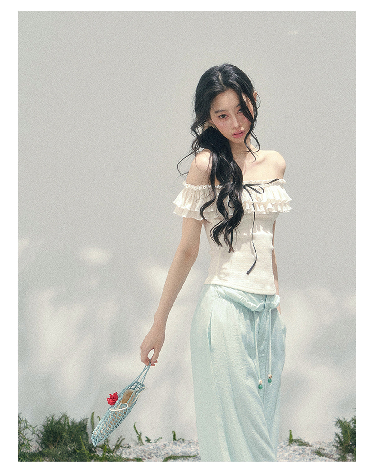 ShaoYeYan Aomalm White Pear Falls on Shoulder Off-Shoulder Ruffle Tee
