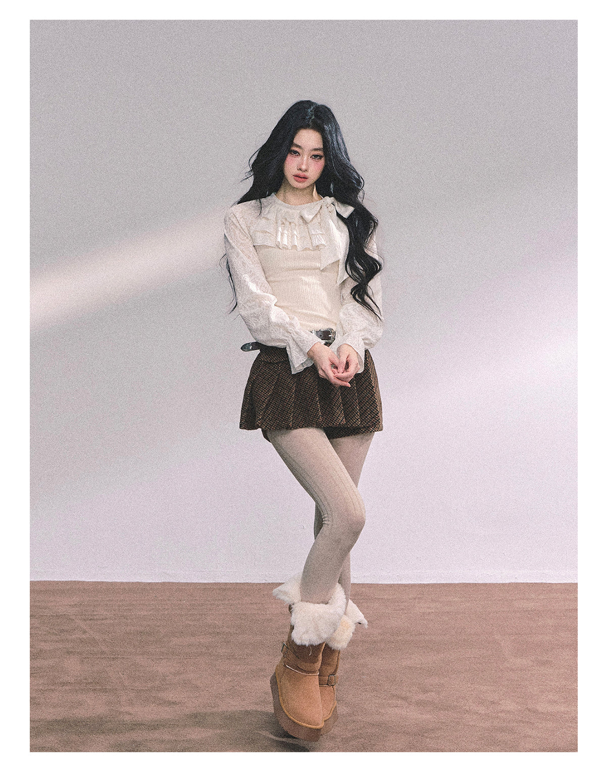 ShaoYeYan White Moonlight Fake Two-Layer French Lace Trim T-Shirt