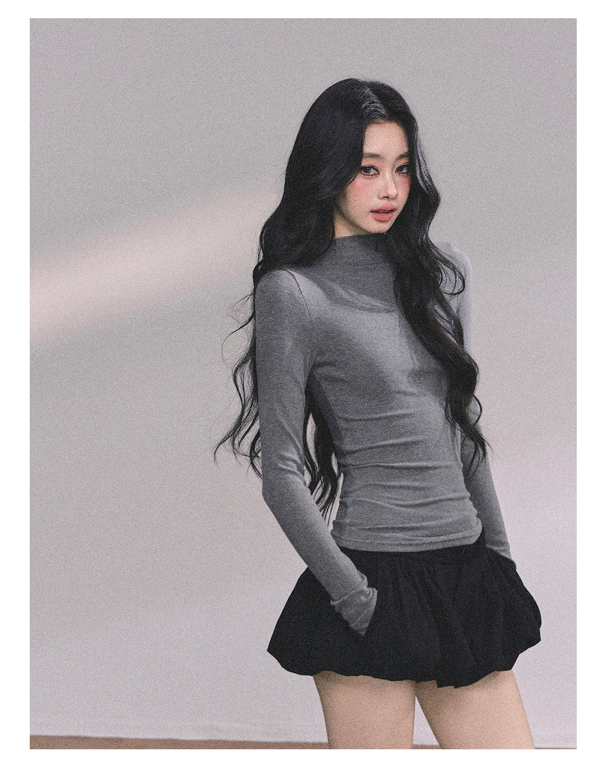 ShaoYeYan Minimalist Versatile Semi-Turtleneck Base Layer