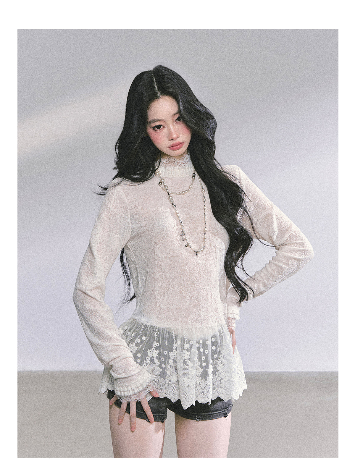 ShaoYeYan Floating Lace Art Loose Long Sleeve T-Shirt